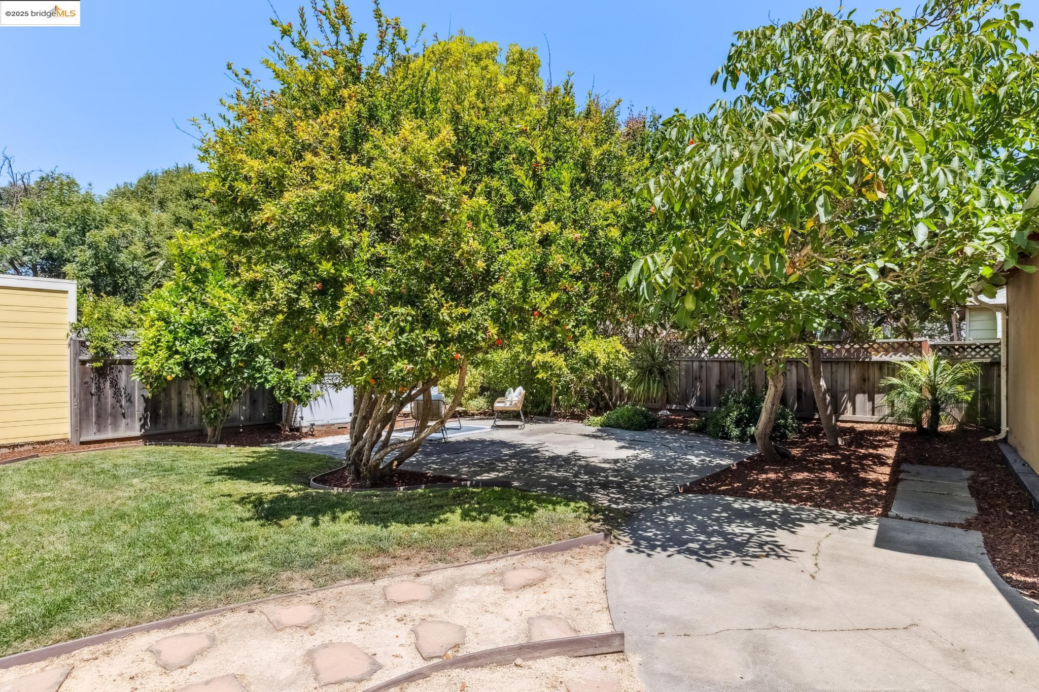 Detail Gallery Image 45 of 60 For 3328 Kansas St, Oakland,  CA 94602 - 4 Beds | 3 Baths