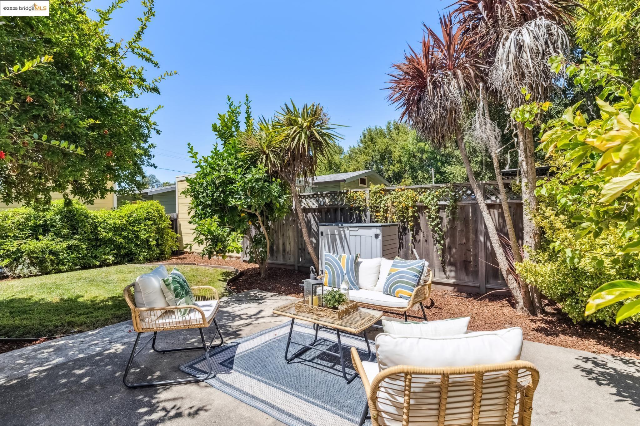 Detail Gallery Image 49 of 60 For 3328 Kansas St, Oakland,  CA 94602 - 4 Beds | 3 Baths