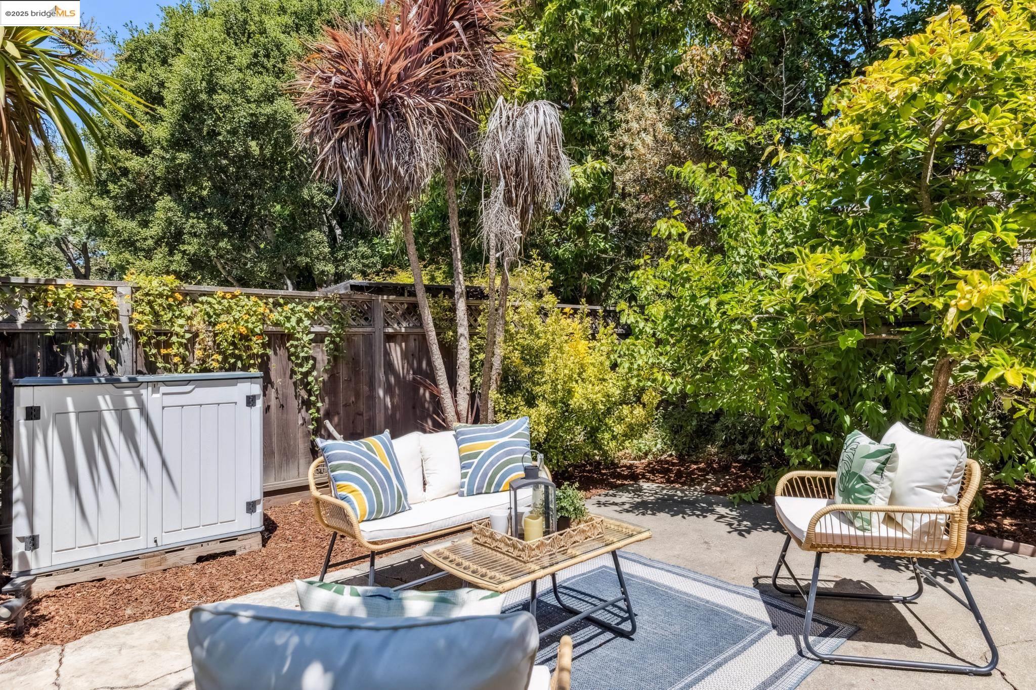 Detail Gallery Image 50 of 60 For 3328 Kansas St, Oakland,  CA 94602 - 4 Beds | 3 Baths