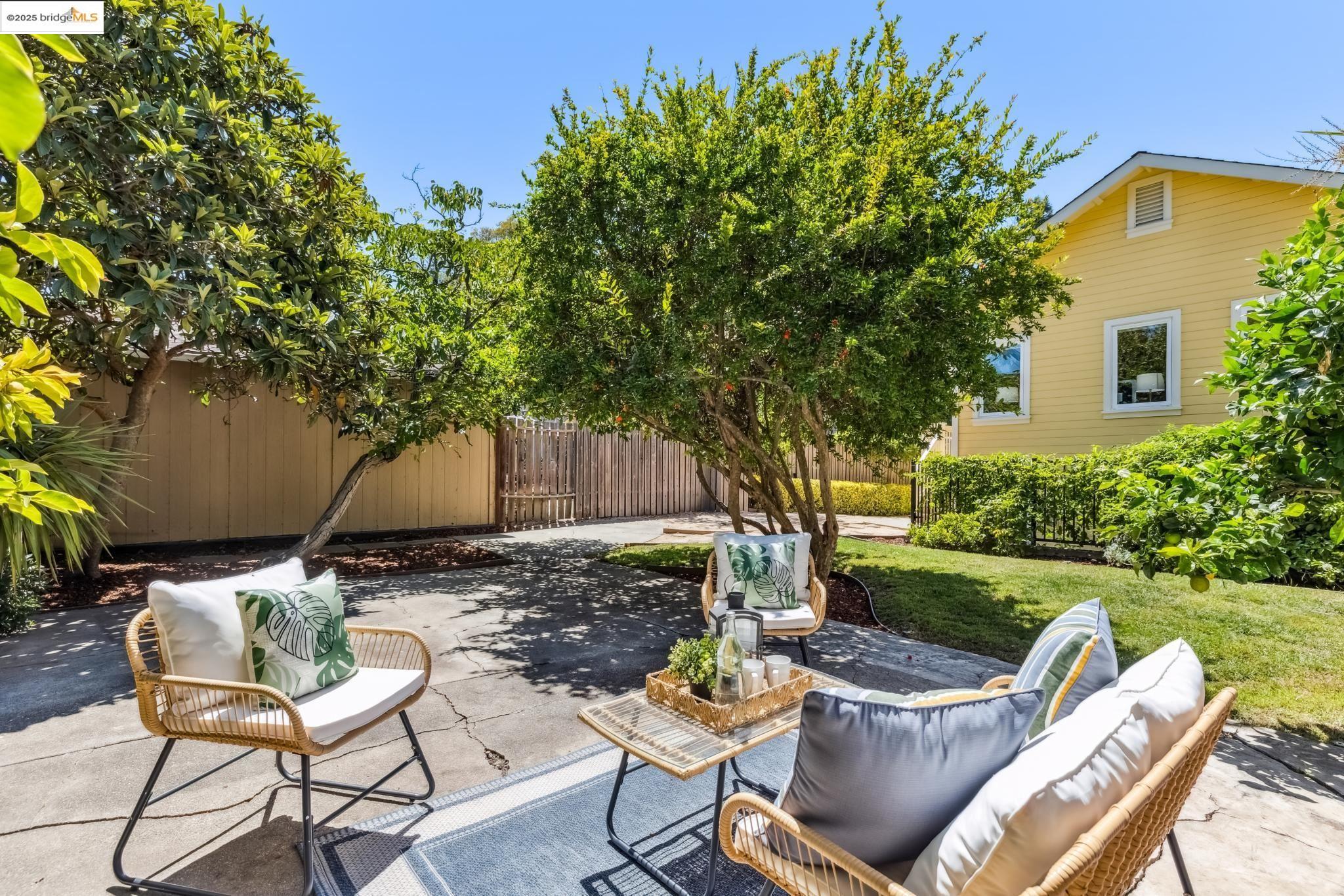 Detail Gallery Image 52 of 60 For 3328 Kansas St, Oakland,  CA 94602 - 4 Beds | 3 Baths