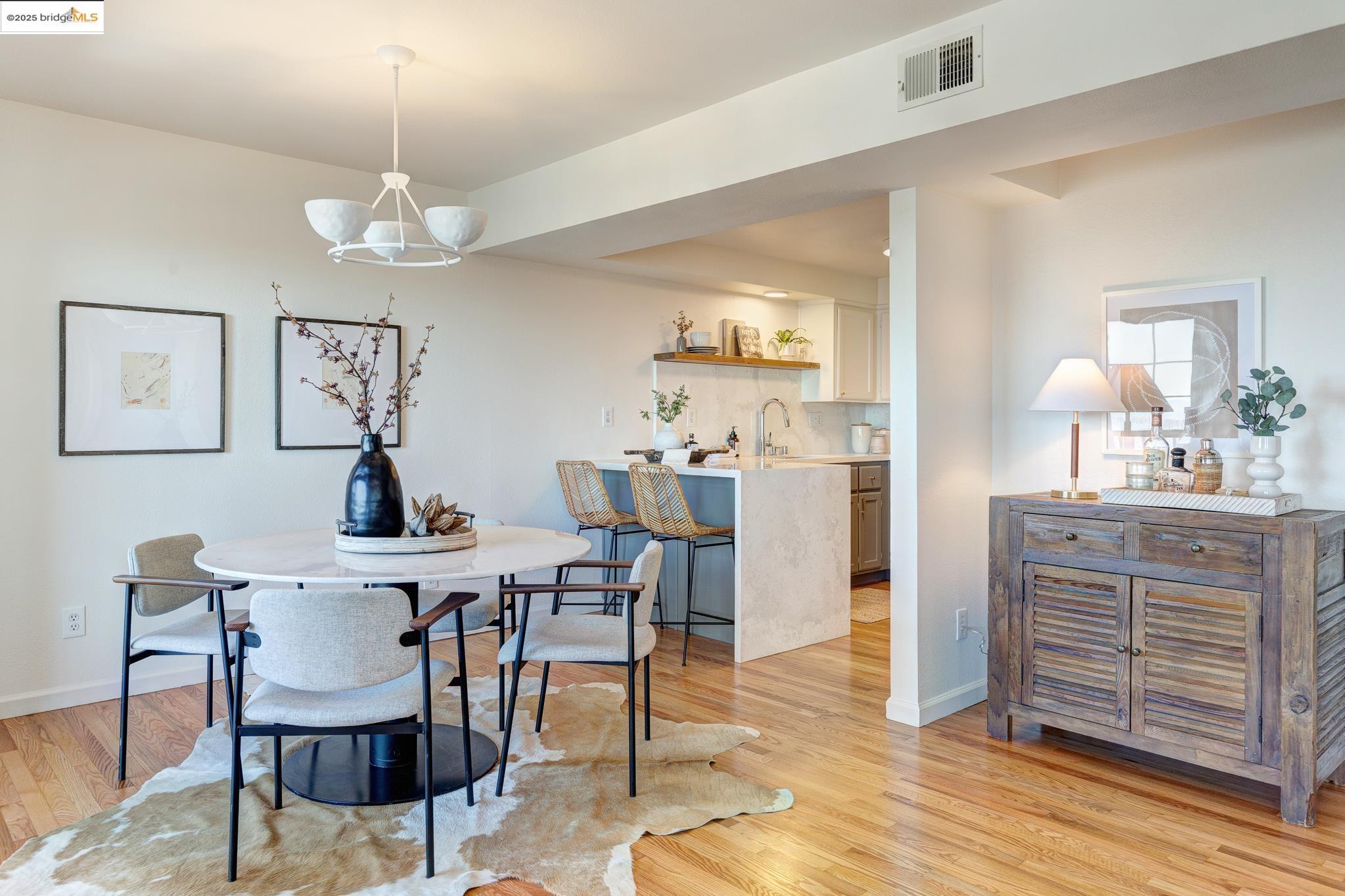 Detail Gallery Image 18 of 59 For 4353 Terrabella Way, Oakland,  CA 94619 - 3 Beds | 2/1 Baths