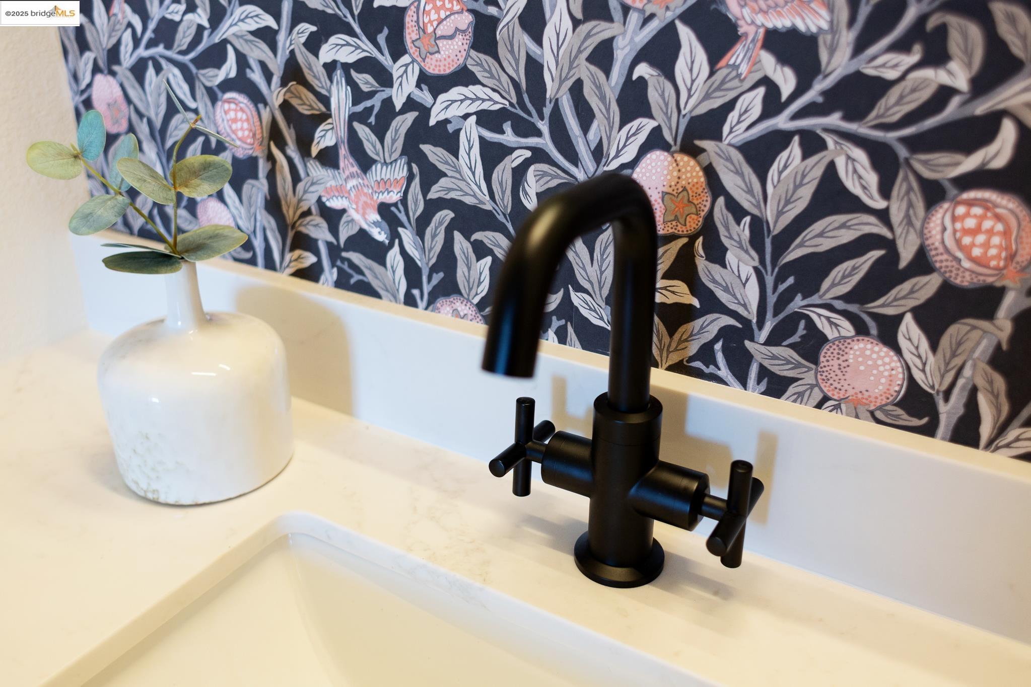 Detail Gallery Image 27 of 59 For 4353 Terrabella Way, Oakland,  CA 94619 - 3 Beds | 2/1 Baths