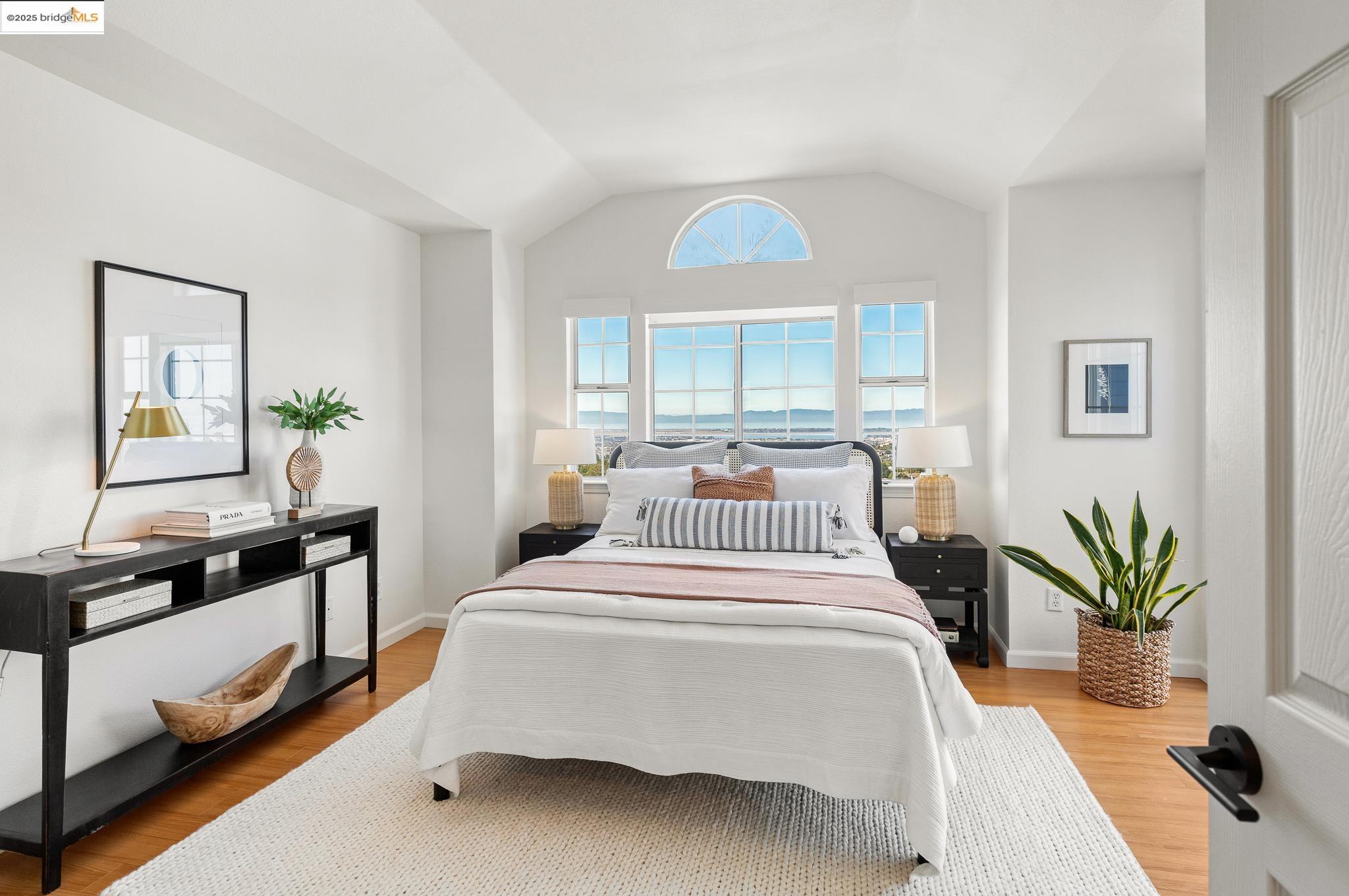 Detail Gallery Image 28 of 59 For 4353 Terrabella Way, Oakland,  CA 94619 - 3 Beds | 2/1 Baths