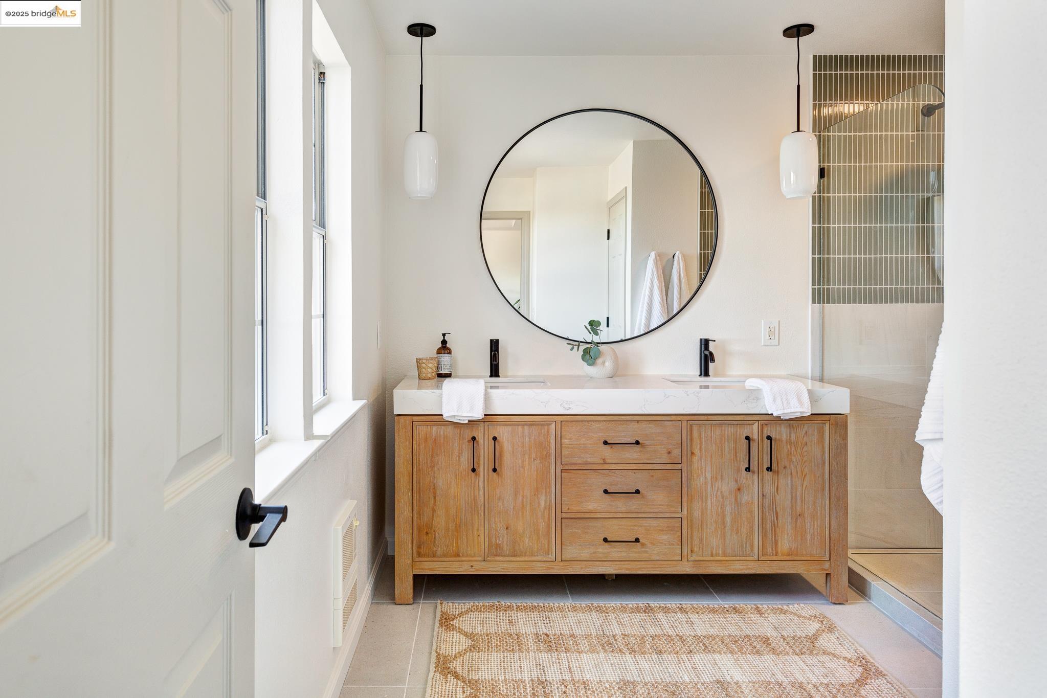 Detail Gallery Image 32 of 59 For 4353 Terrabella Way, Oakland,  CA 94619 - 3 Beds | 2/1 Baths