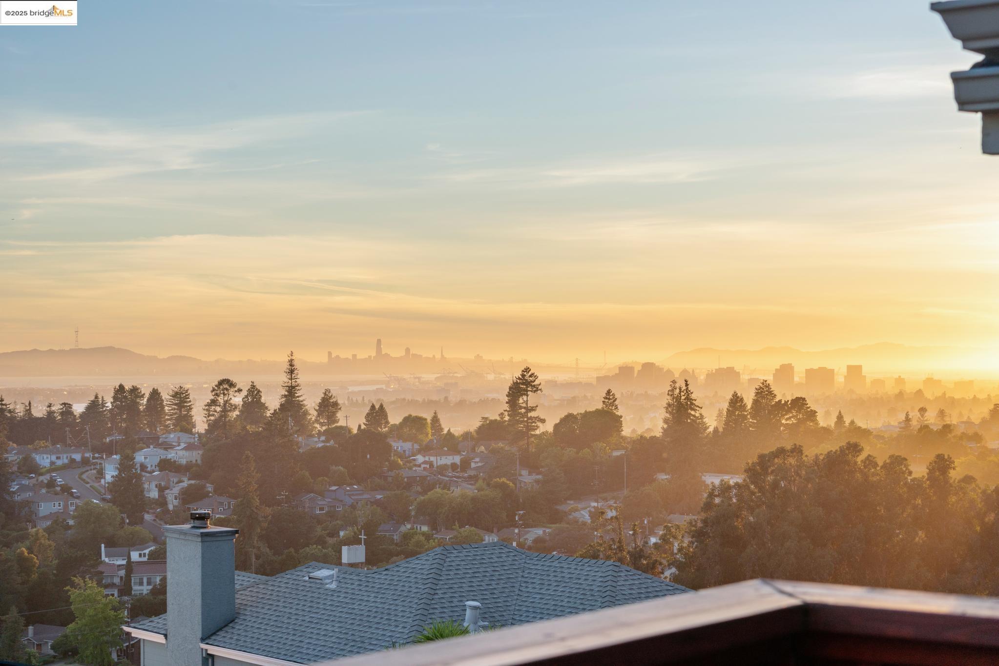 Detail Gallery Image 37 of 59 For 4353 Terrabella Way, Oakland,  CA 94619 - 3 Beds | 2/1 Baths