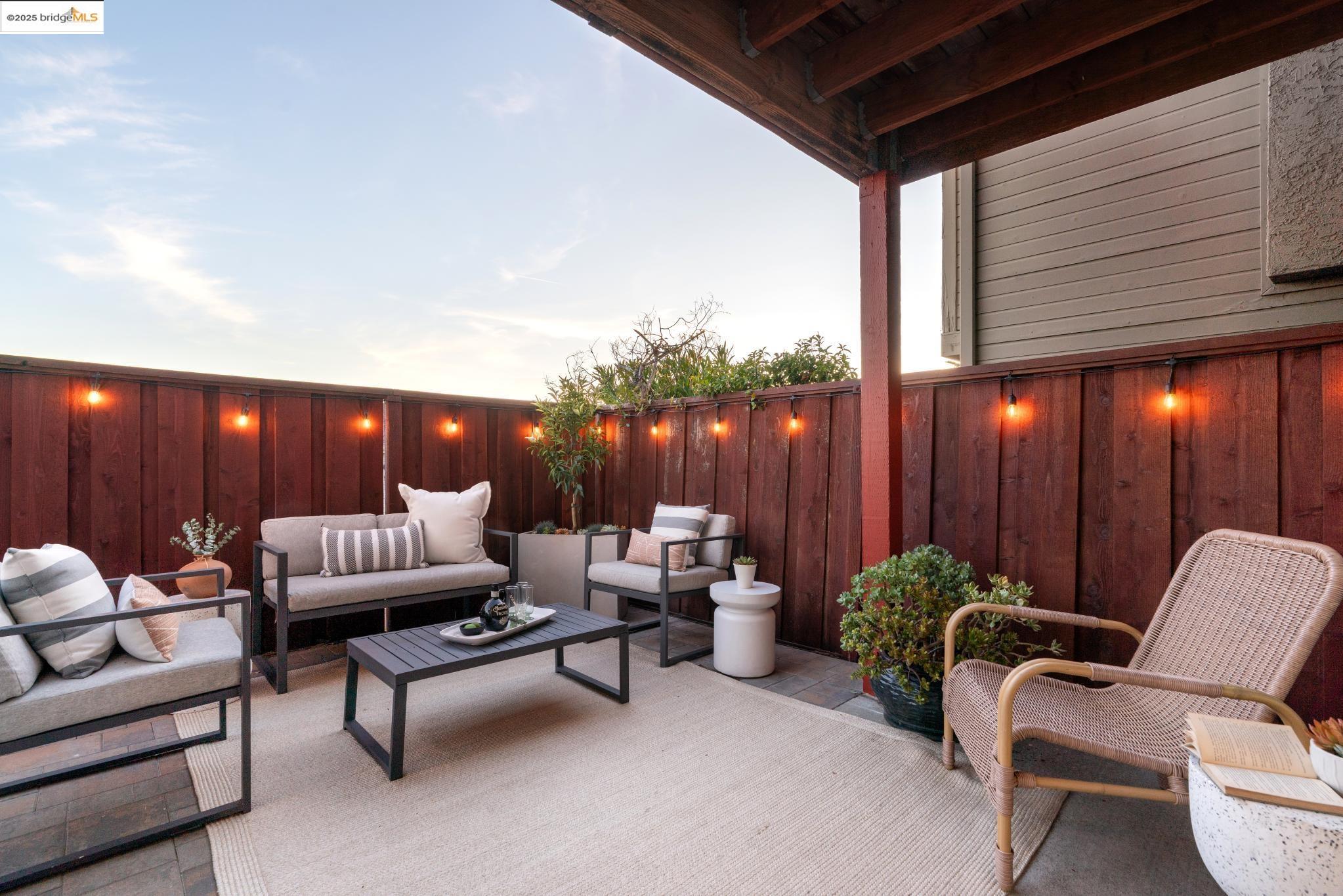 Detail Gallery Image 42 of 59 For 4353 Terrabella Way, Oakland,  CA 94619 - 3 Beds | 2/1 Baths