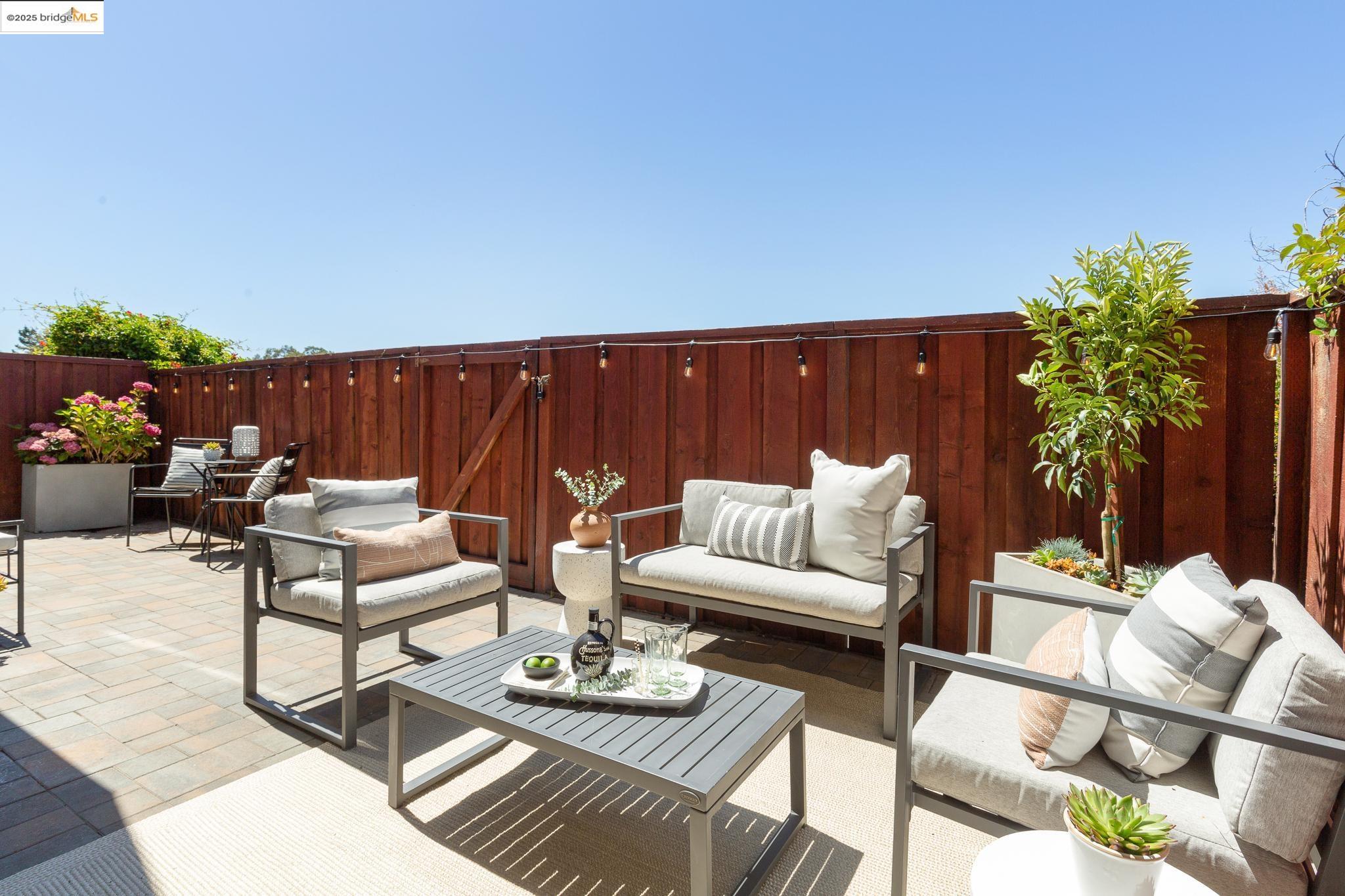 Detail Gallery Image 49 of 59 For 4353 Terrabella Way, Oakland,  CA 94619 - 3 Beds | 2/1 Baths