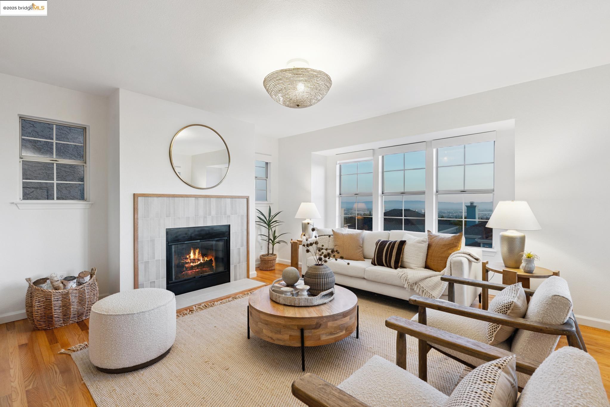 Detail Gallery Image 6 of 59 For 4353 Terrabella Way, Oakland,  CA 94619 - 3 Beds | 2/1 Baths
