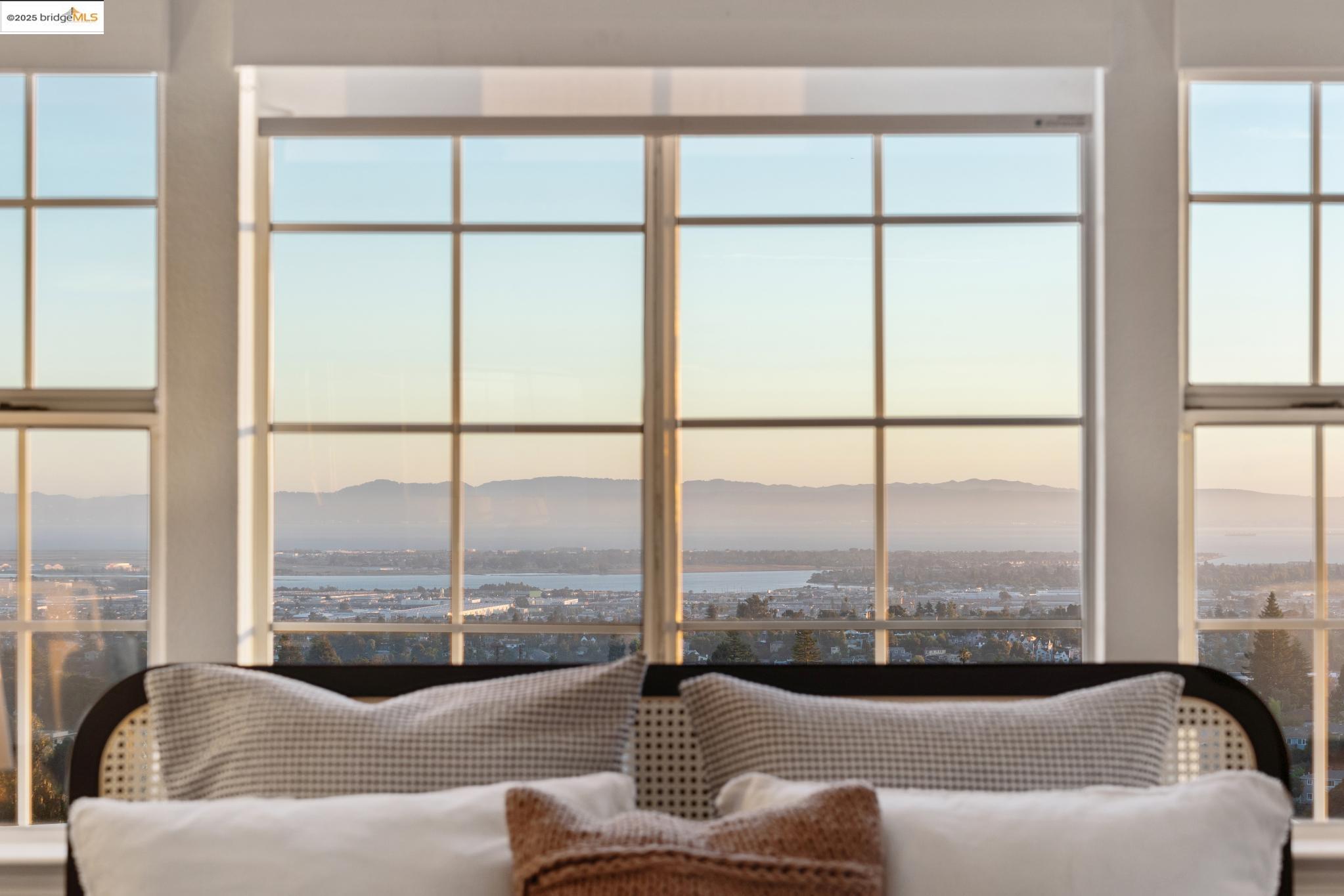 Detail Gallery Image 54 of 59 For 4353 Terrabella Way, Oakland,  CA 94619 - 3 Beds | 2/1 Baths