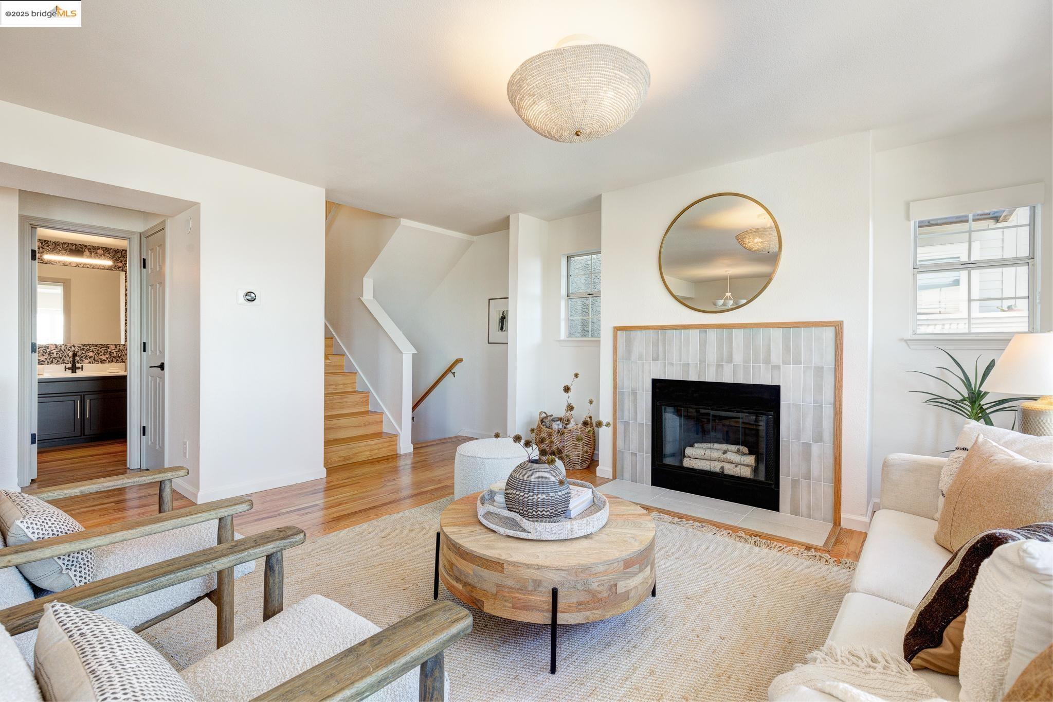 Detail Gallery Image 7 of 59 For 4353 Terrabella Way, Oakland,  CA 94619 - 3 Beds | 2/1 Baths