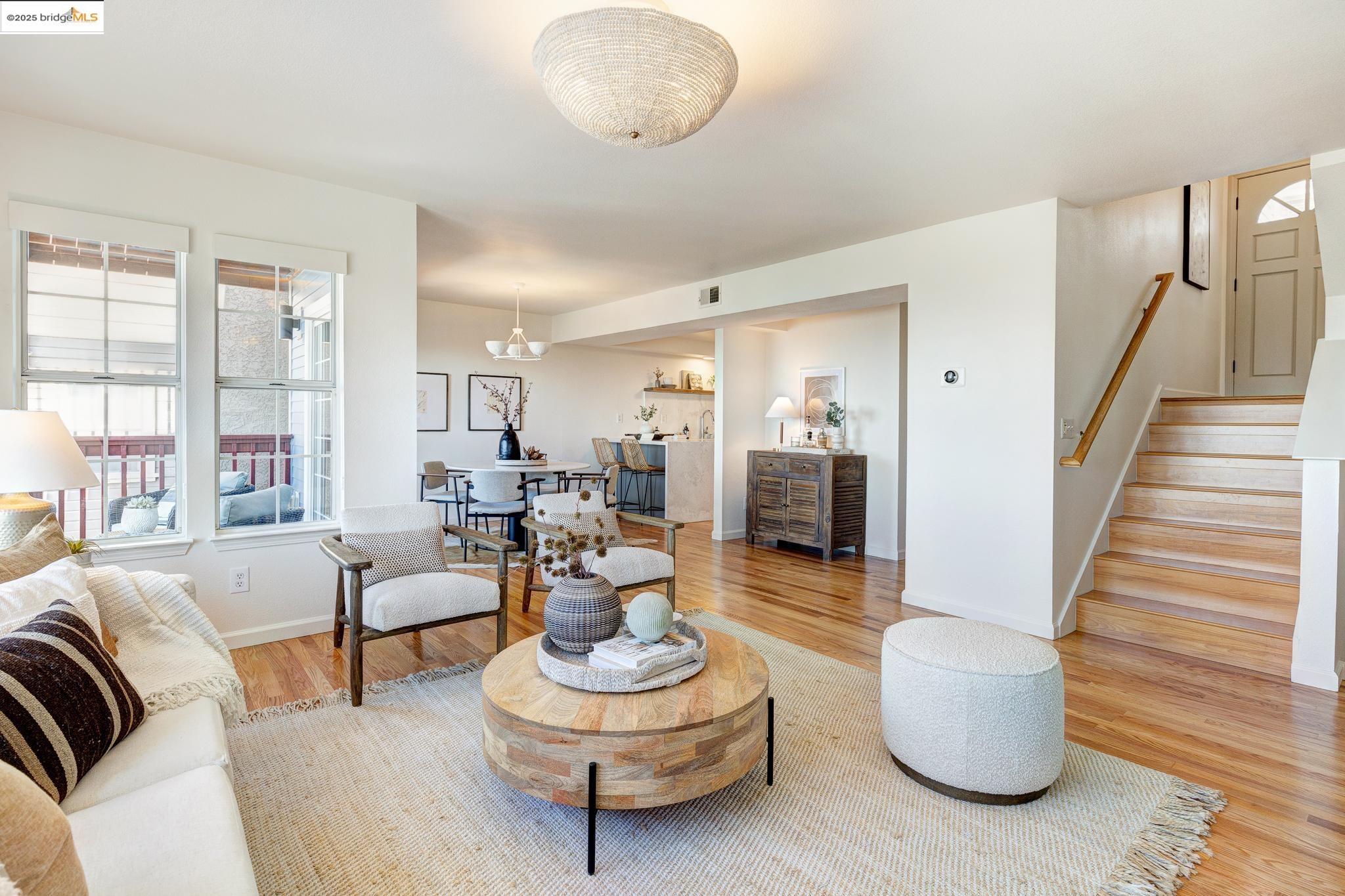 Detail Gallery Image 9 of 59 For 4353 Terrabella Way, Oakland,  CA 94619 - 3 Beds | 2/1 Baths