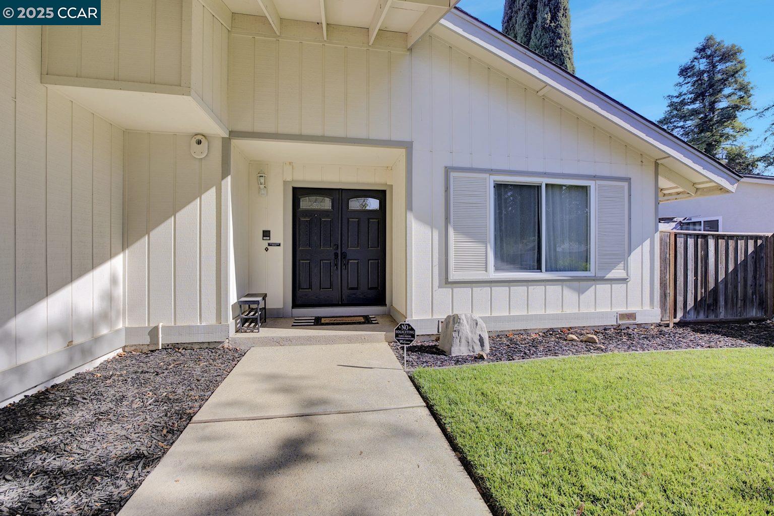 Detail Gallery Image 2 of 47 For 765 Valley Green Dr, Brentwood,  CA 94513 - 3 Beds | 3 Baths
