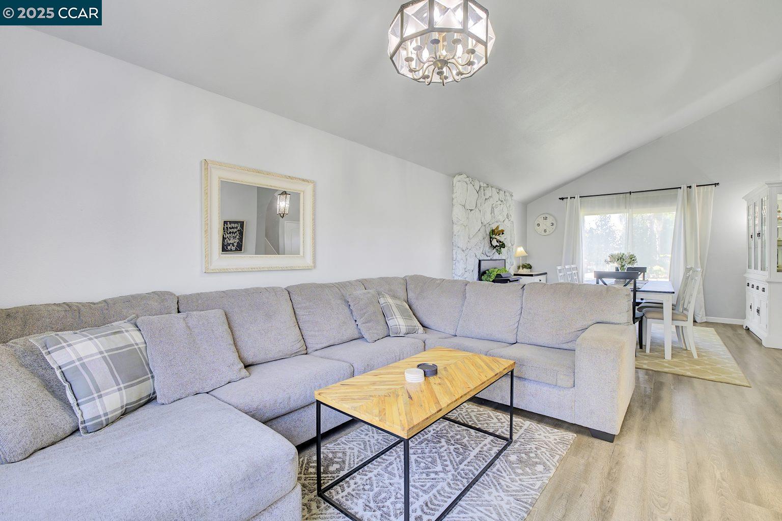 Detail Gallery Image 11 of 47 For 765 Valley Green Dr, Brentwood,  CA 94513 - 3 Beds | 3 Baths