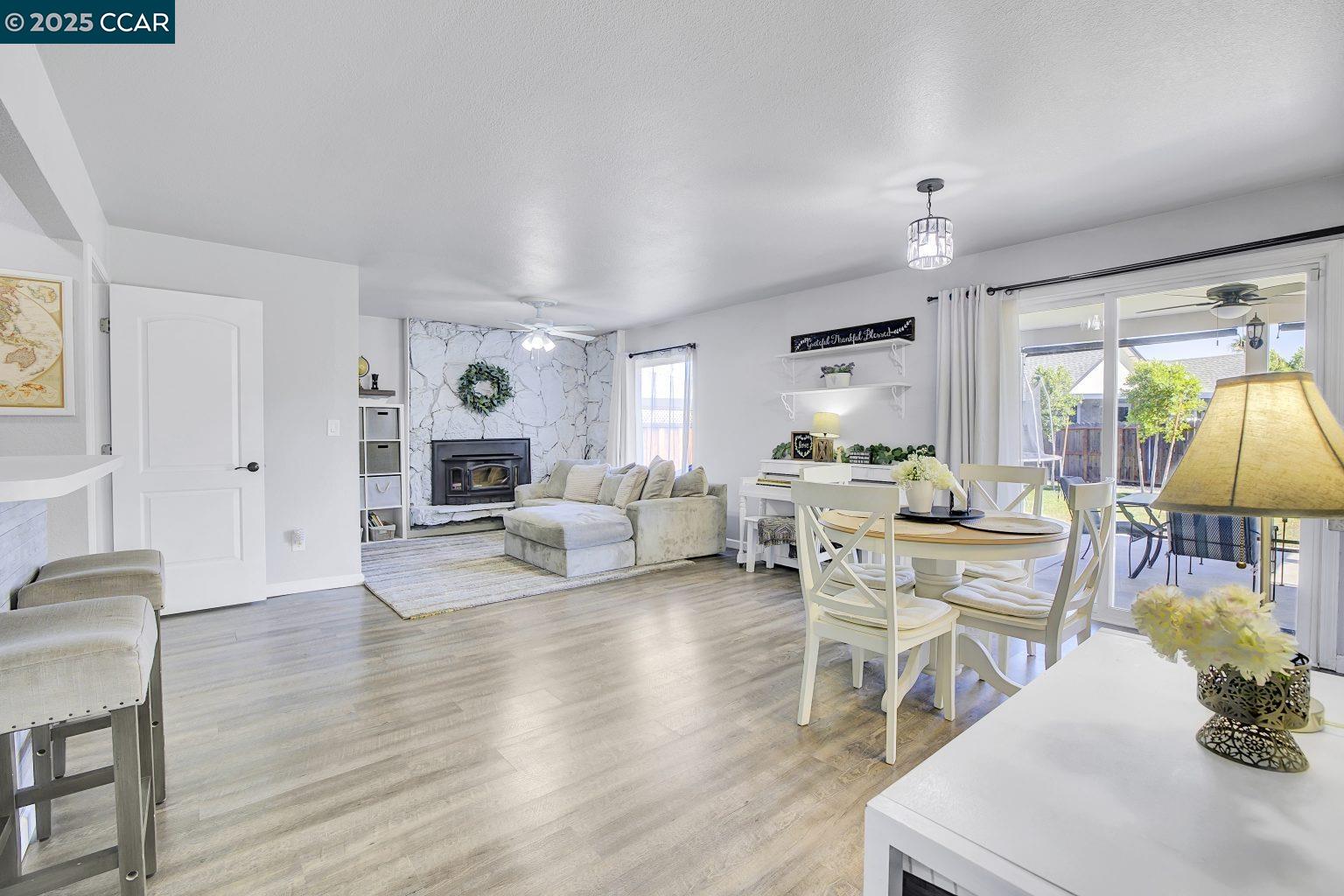Detail Gallery Image 13 of 47 For 765 Valley Green Dr, Brentwood,  CA 94513 - 3 Beds | 3 Baths