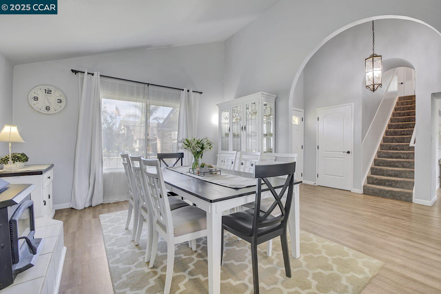 Detail Gallery Image 4 of 47 For 765 Valley Green Dr, Brentwood,  CA 94513 - 3 Beds | 3 Baths