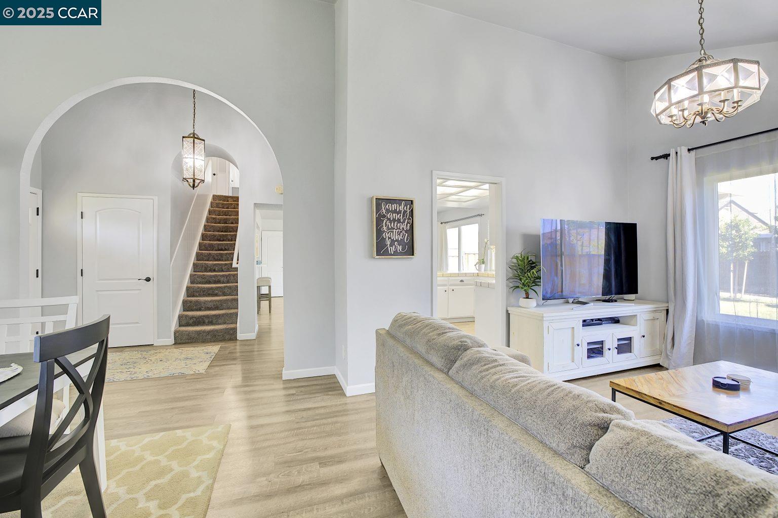 Detail Gallery Image 8 of 47 For 765 Valley Green Dr, Brentwood,  CA 94513 - 3 Beds | 3 Baths
