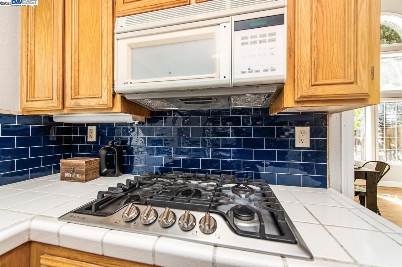 Detail Gallery Image 14 of 49 For 635 Zermatt St, Livermore,  CA 94551 - 5 Beds | 3 Baths
