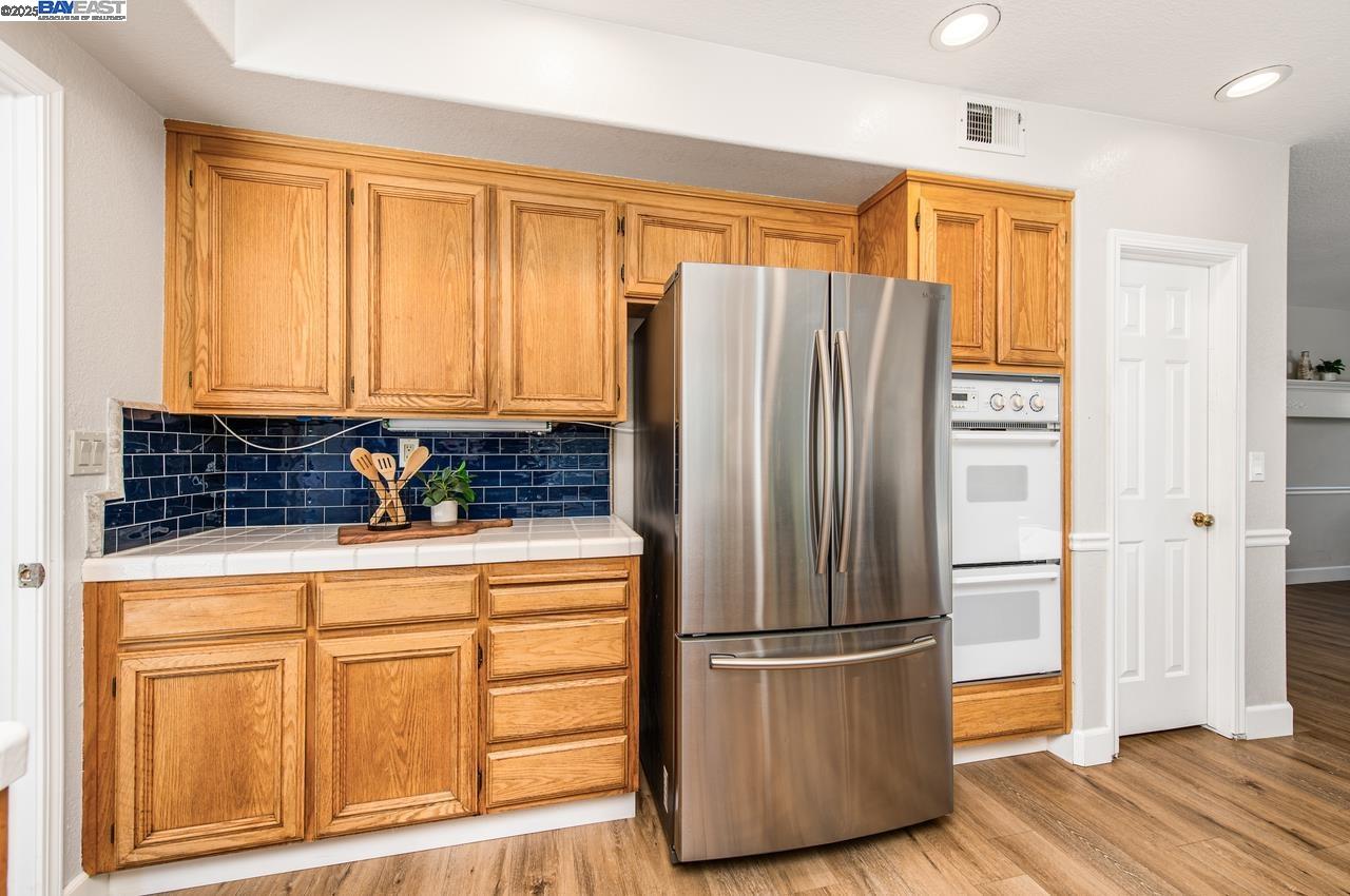 Detail Gallery Image 15 of 49 For 635 Zermatt St, Livermore,  CA 94551 - 5 Beds | 3 Baths