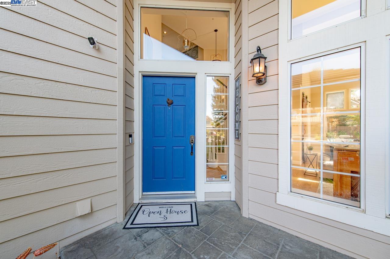 Detail Gallery Image 5 of 49 For 635 Zermatt St, Livermore,  CA 94551 - 5 Beds | 3 Baths