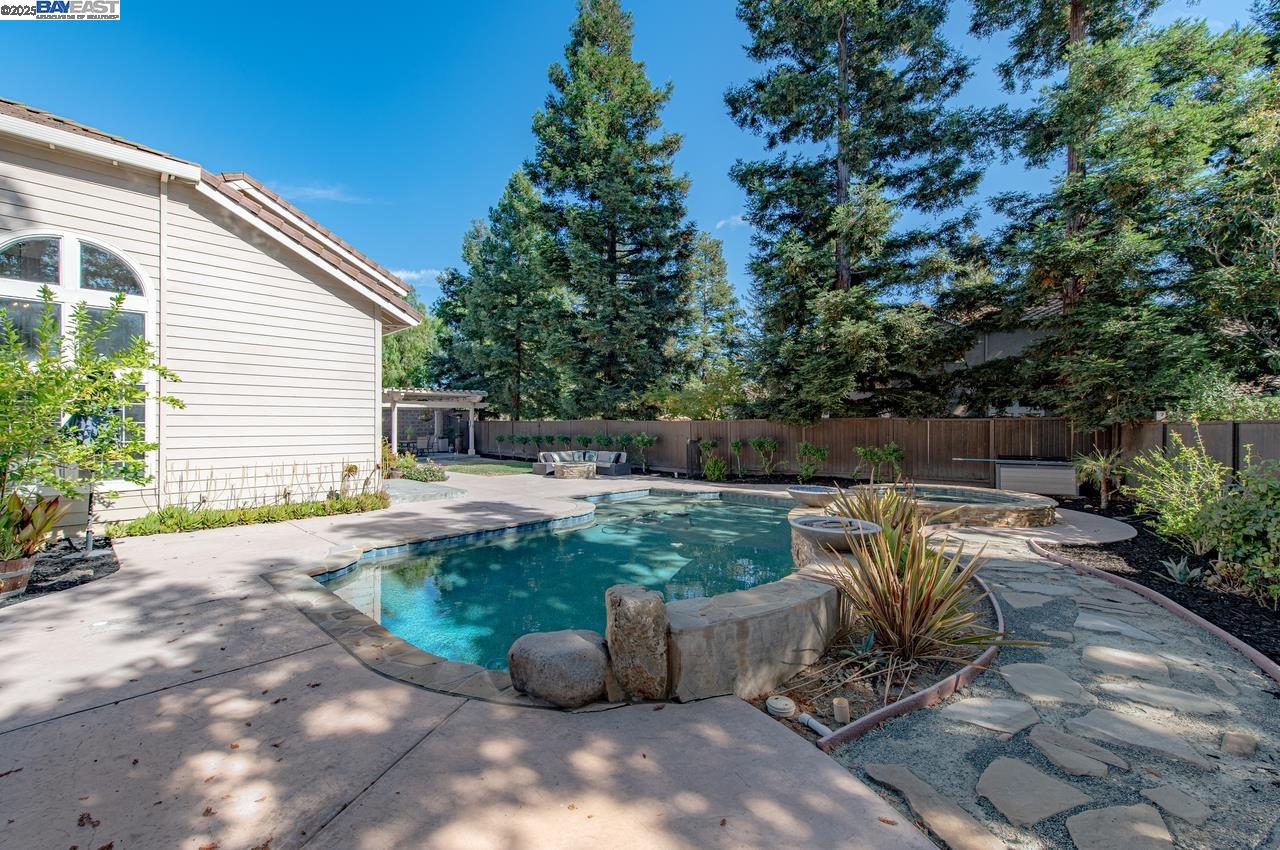 Detail Gallery Image 45 of 49 For 635 Zermatt St, Livermore,  CA 94551 - 5 Beds | 3 Baths