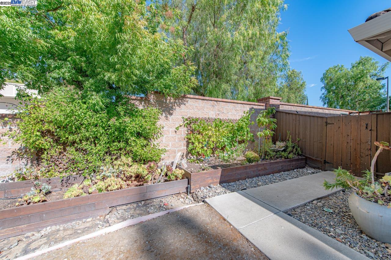 Detail Gallery Image 49 of 49 For 635 Zermatt St, Livermore,  CA 94551 - 5 Beds | 3 Baths