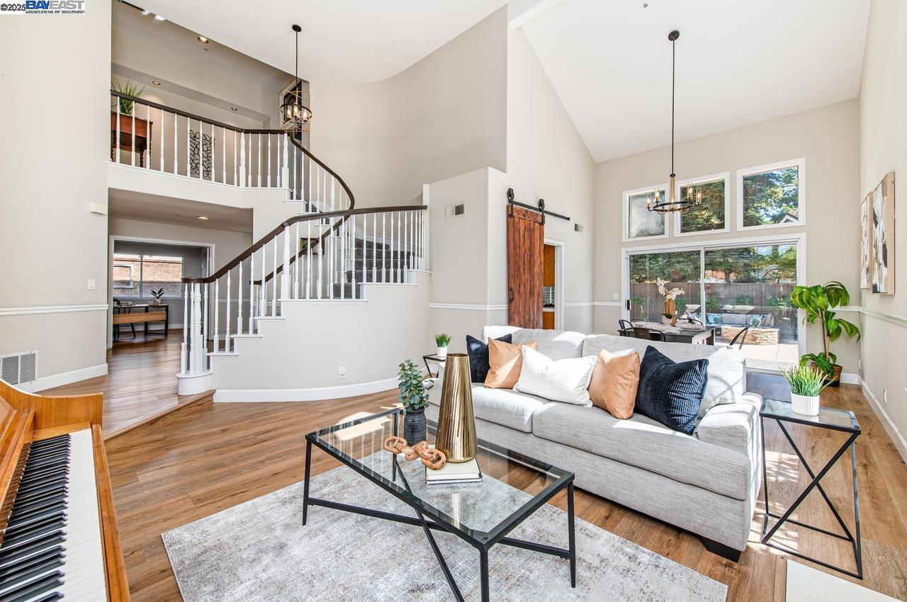Detail Gallery Image 8 of 49 For 635 Zermatt St, Livermore,  CA 94551 - 5 Beds | 3 Baths