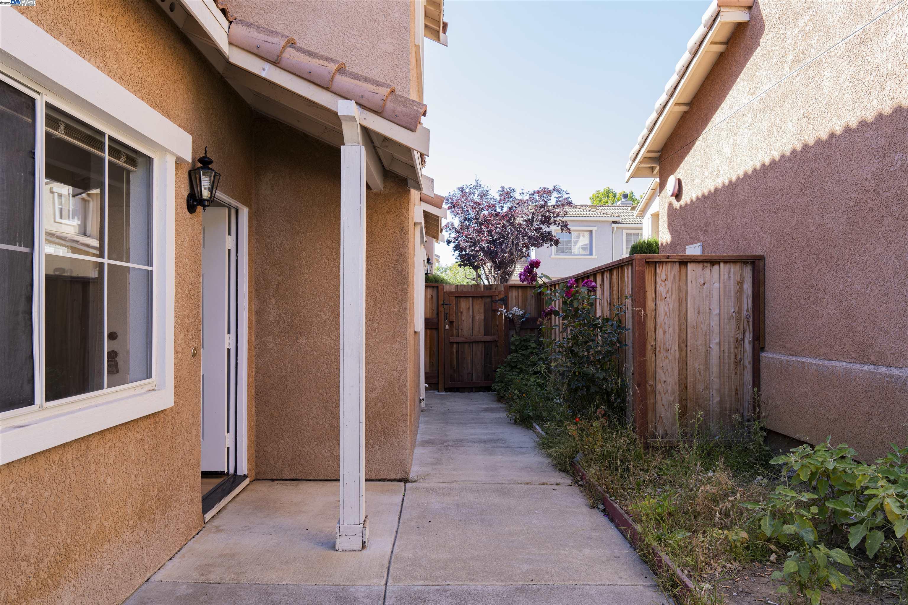 Detail Gallery Image 16 of 20 For 1028 Montoya Ter, Union City,  CA 94587 - 3 Beds | 2/1 Baths