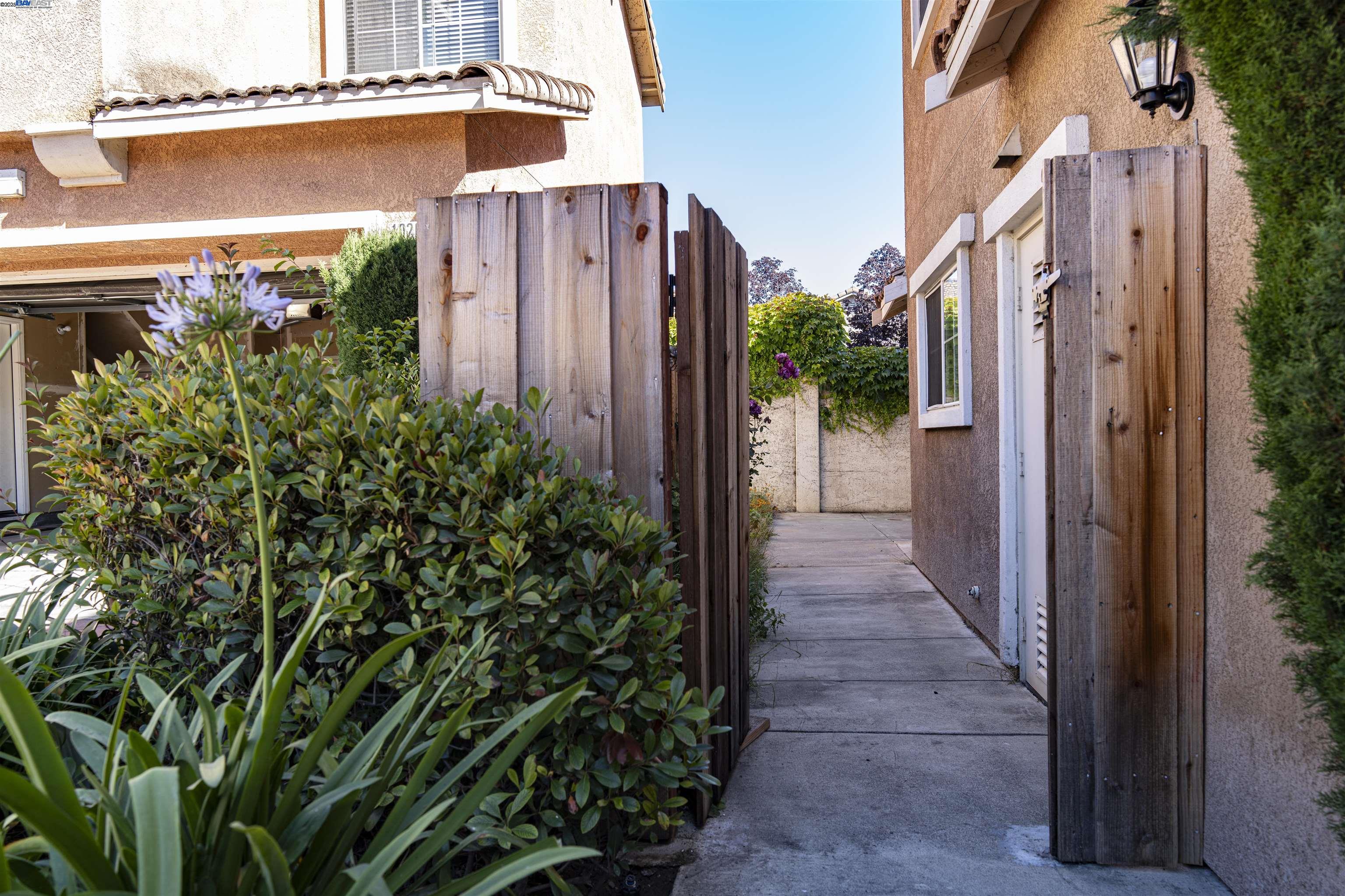 Detail Gallery Image 17 of 20 For 1028 Montoya Ter, Union City,  CA 94587 - 3 Beds | 2/1 Baths