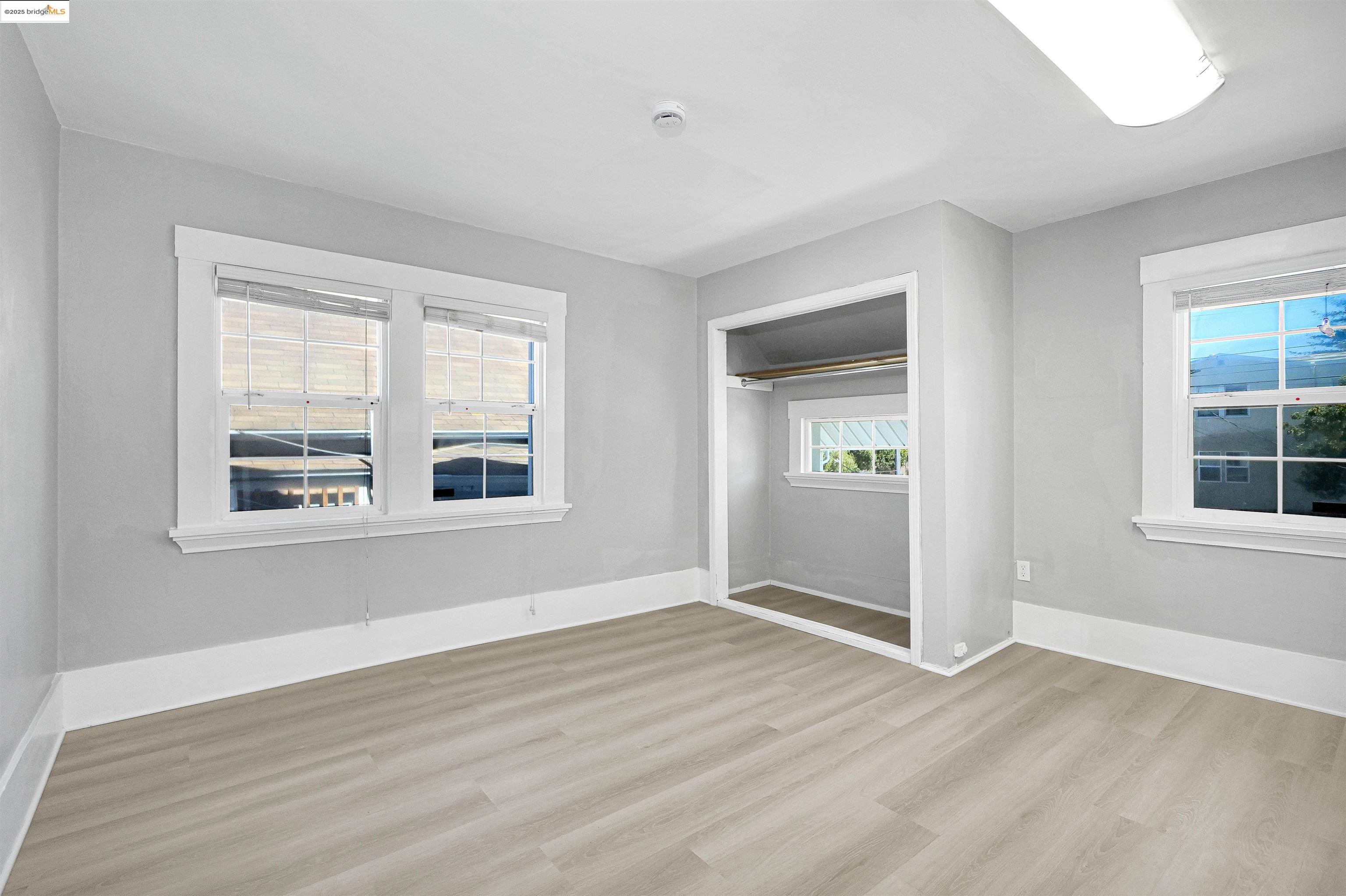 Detail Gallery Image 14 of 30 For 2207 E 19th St, Oakland,  CA 94606 - 4 Beds | 1/1 Baths