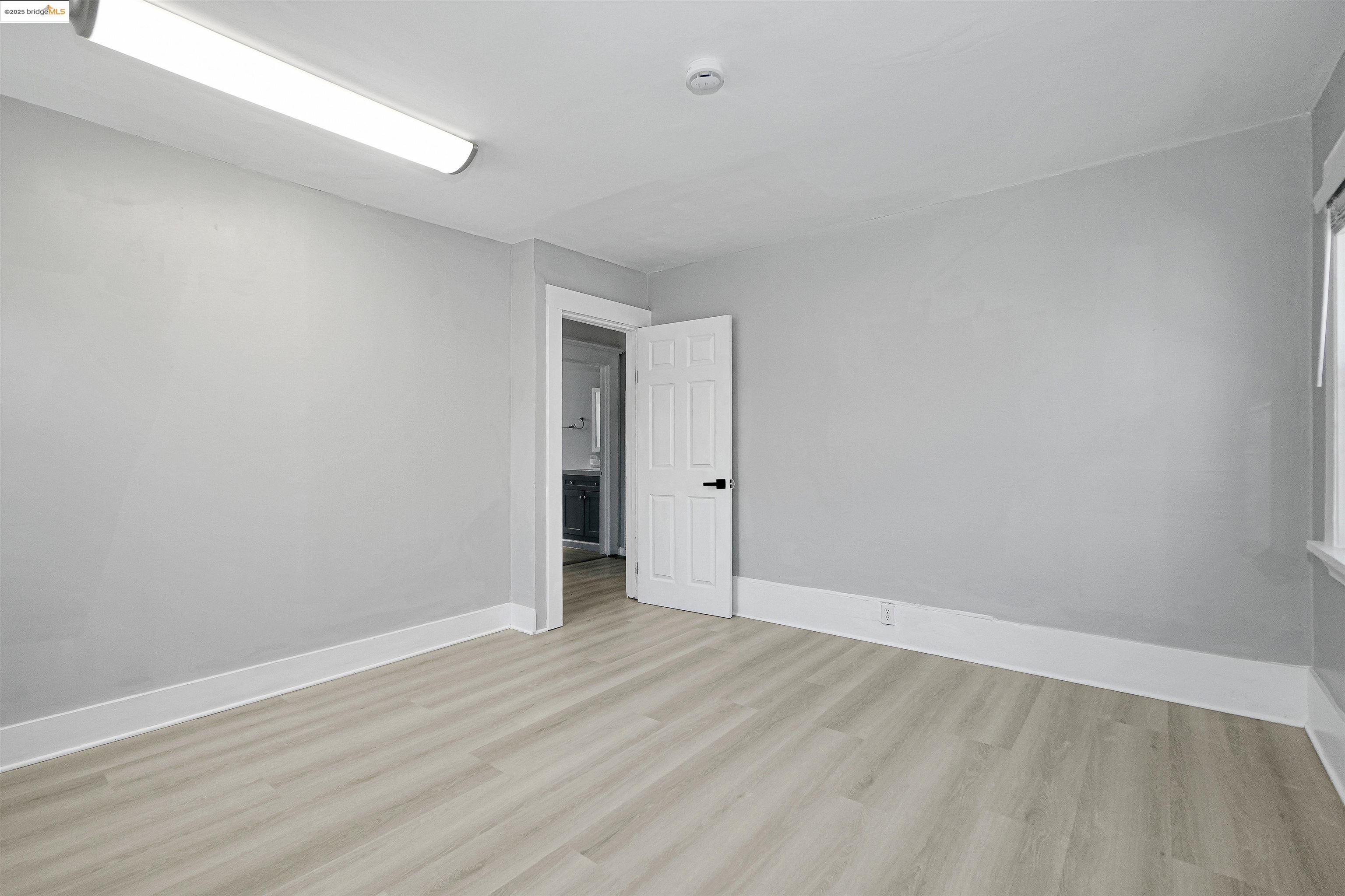 Detail Gallery Image 15 of 30 For 2207 E 19th St, Oakland,  CA 94606 - 4 Beds | 1/1 Baths