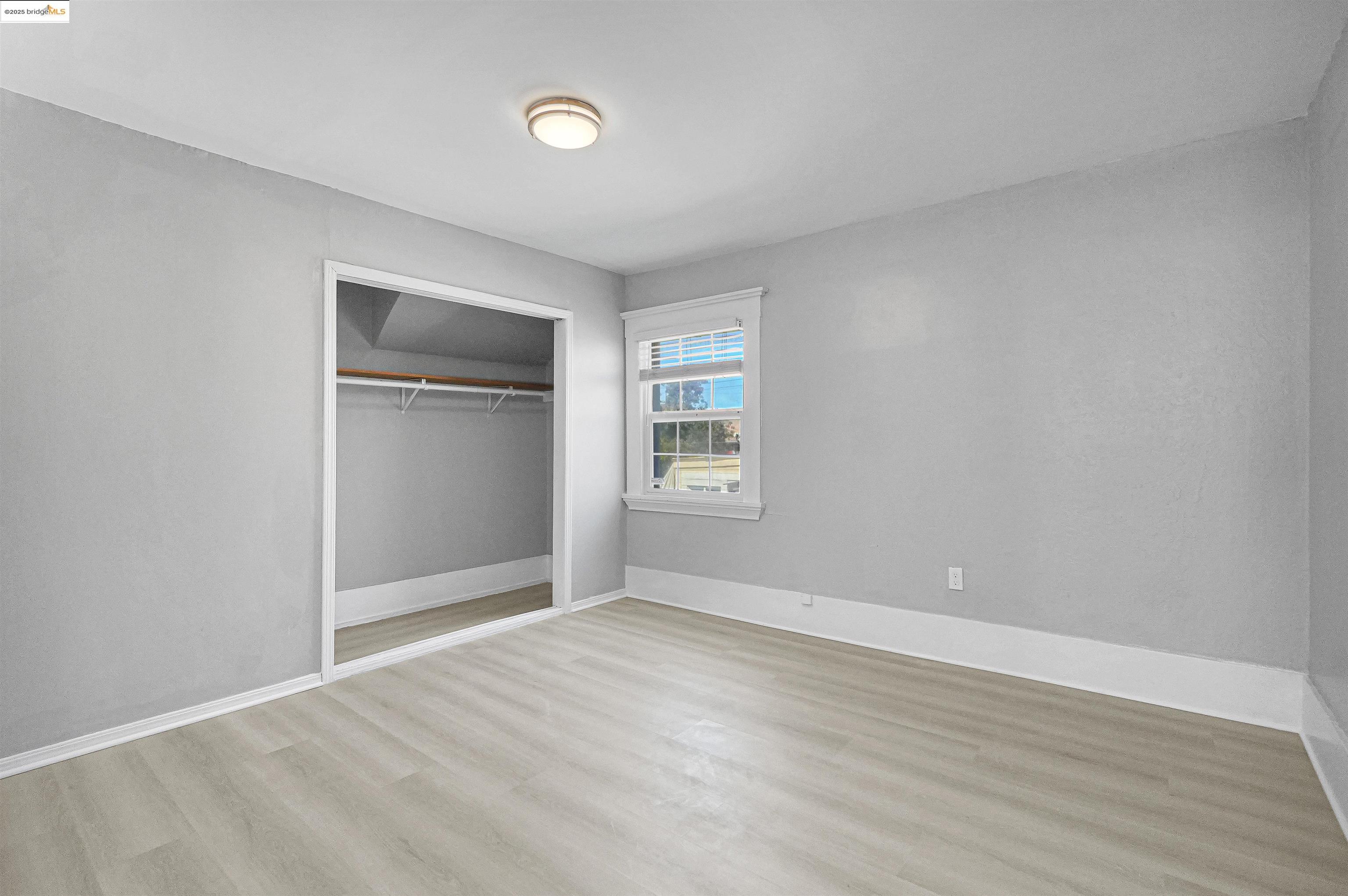 Detail Gallery Image 18 of 30 For 2207 E 19th St, Oakland,  CA 94606 - 4 Beds | 1/1 Baths