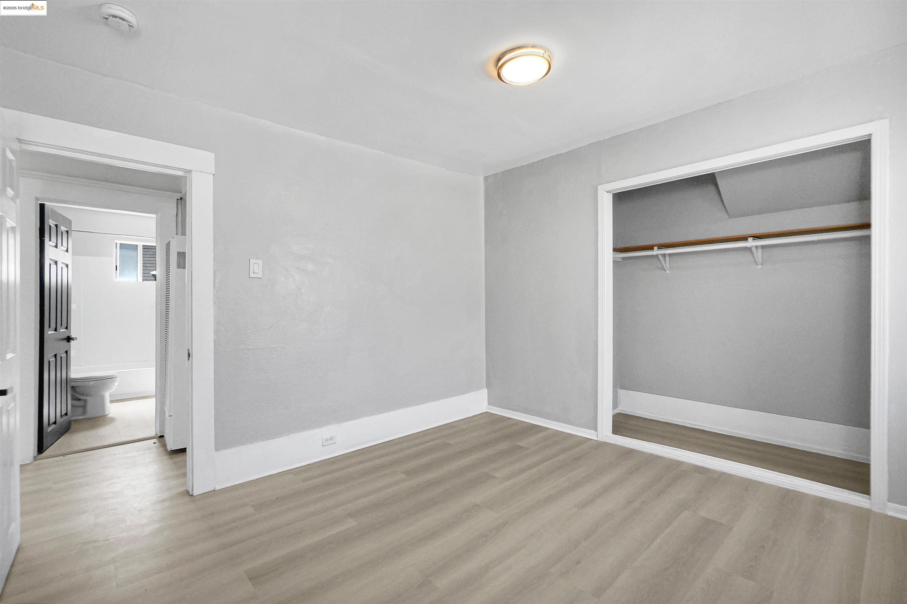 Detail Gallery Image 19 of 30 For 2207 E 19th St, Oakland,  CA 94606 - 4 Beds | 1/1 Baths