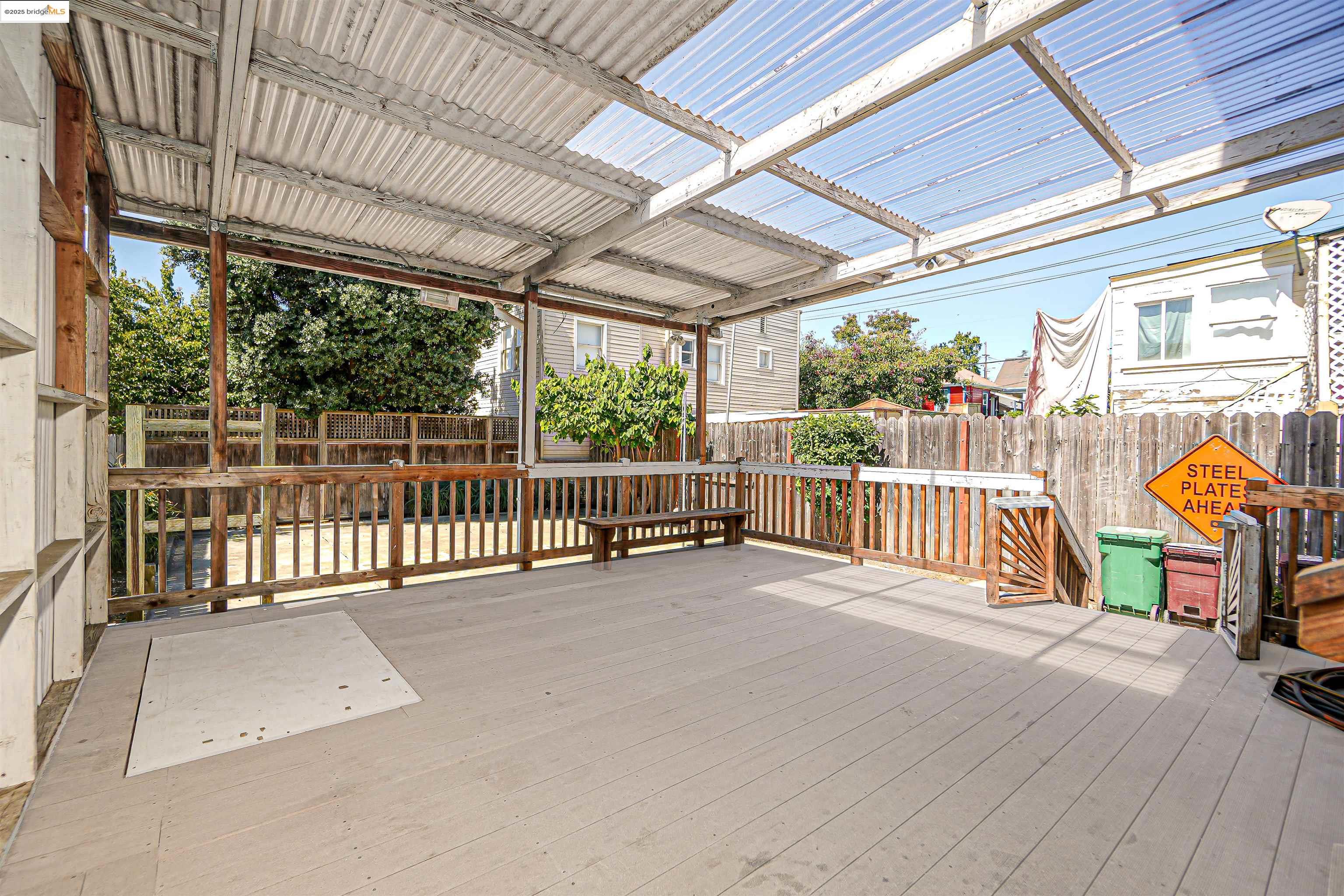 Detail Gallery Image 25 of 30 For 2207 E 19th St, Oakland,  CA 94606 - 4 Beds | 1/1 Baths