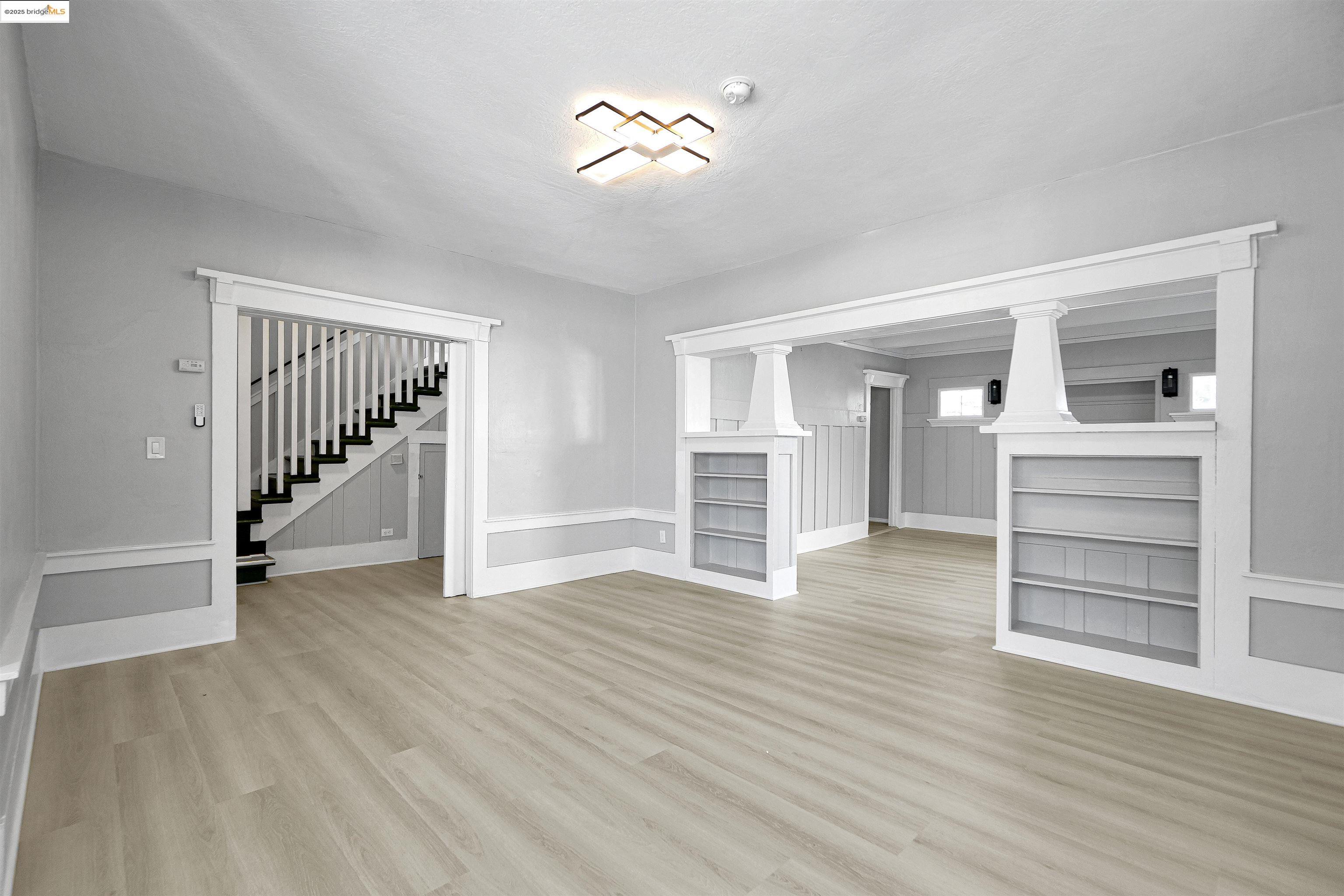 Detail Gallery Image 5 of 30 For 2207 E 19th St, Oakland,  CA 94606 - 4 Beds | 1/1 Baths