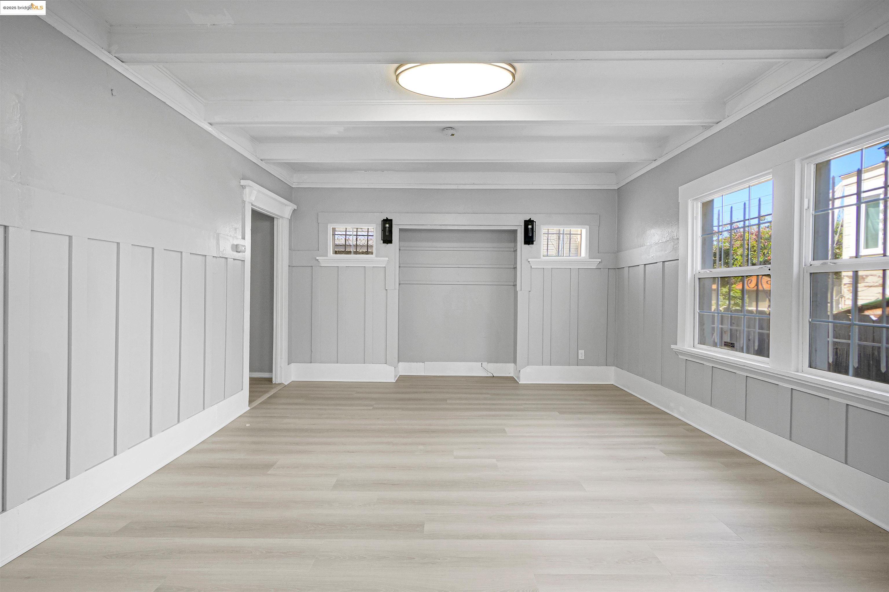 Detail Gallery Image 7 of 30 For 2207 E 19th St, Oakland,  CA 94606 - 4 Beds | 1/1 Baths