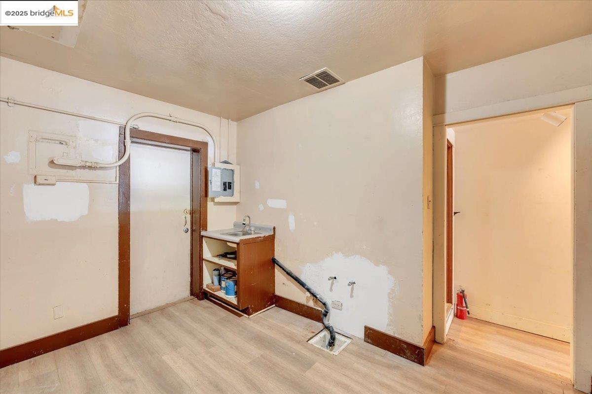 Detail Gallery Image 14 of 17 For 85 N. Washington St, Sonora,  CA 95370 - – Beds | – Baths