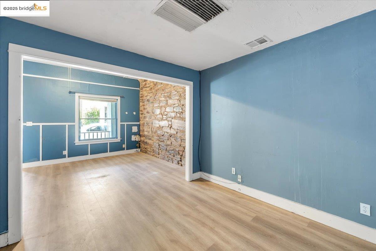 Detail Gallery Image 7 of 17 For 85 N. Washington St, Sonora,  CA 95370 - – Beds | – Baths