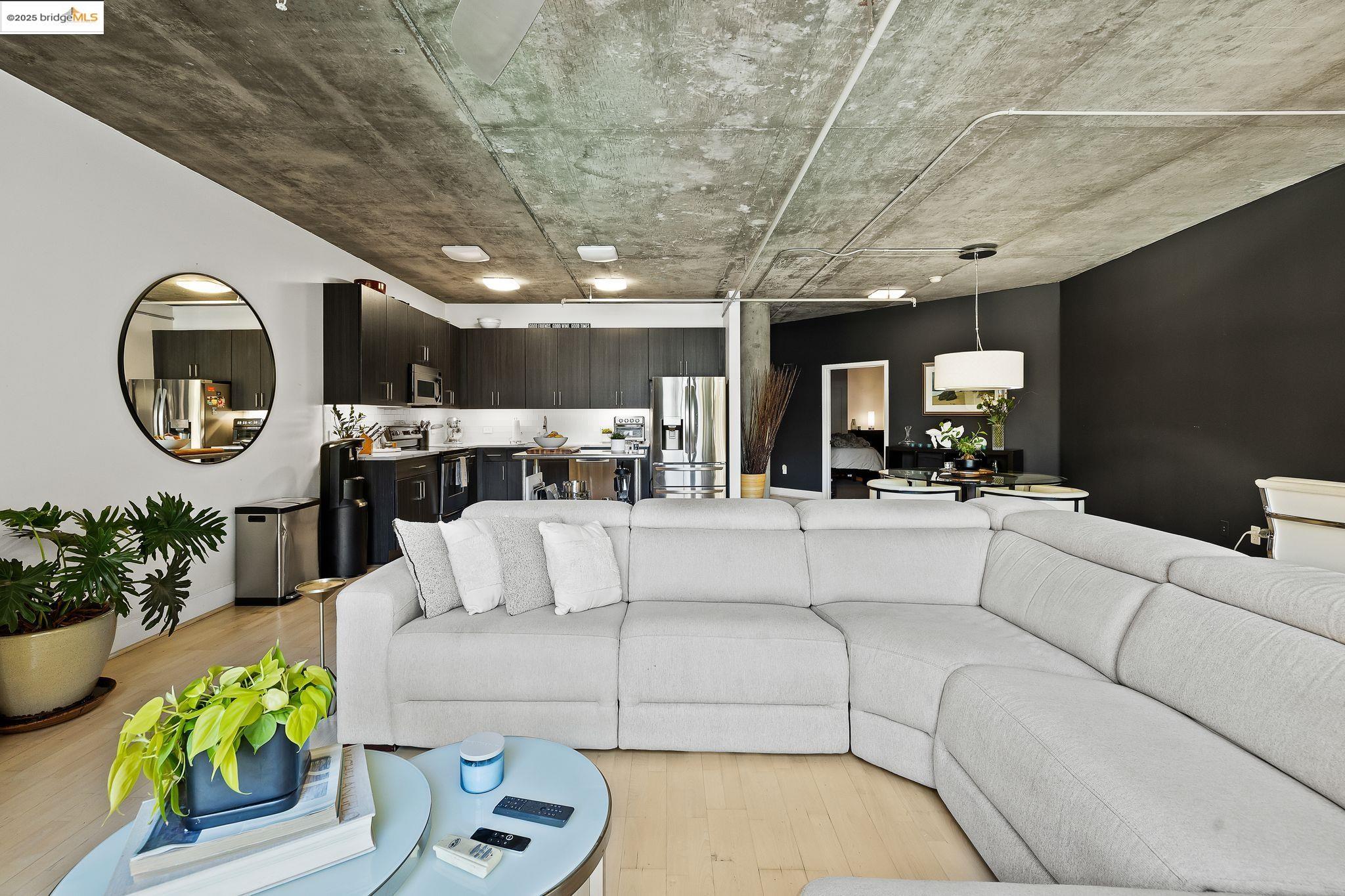 Detail Gallery Image 4 of 43 For 311 Oak St #720,  Oakland,  CA 94607 - 1 Beds | 1 Baths
