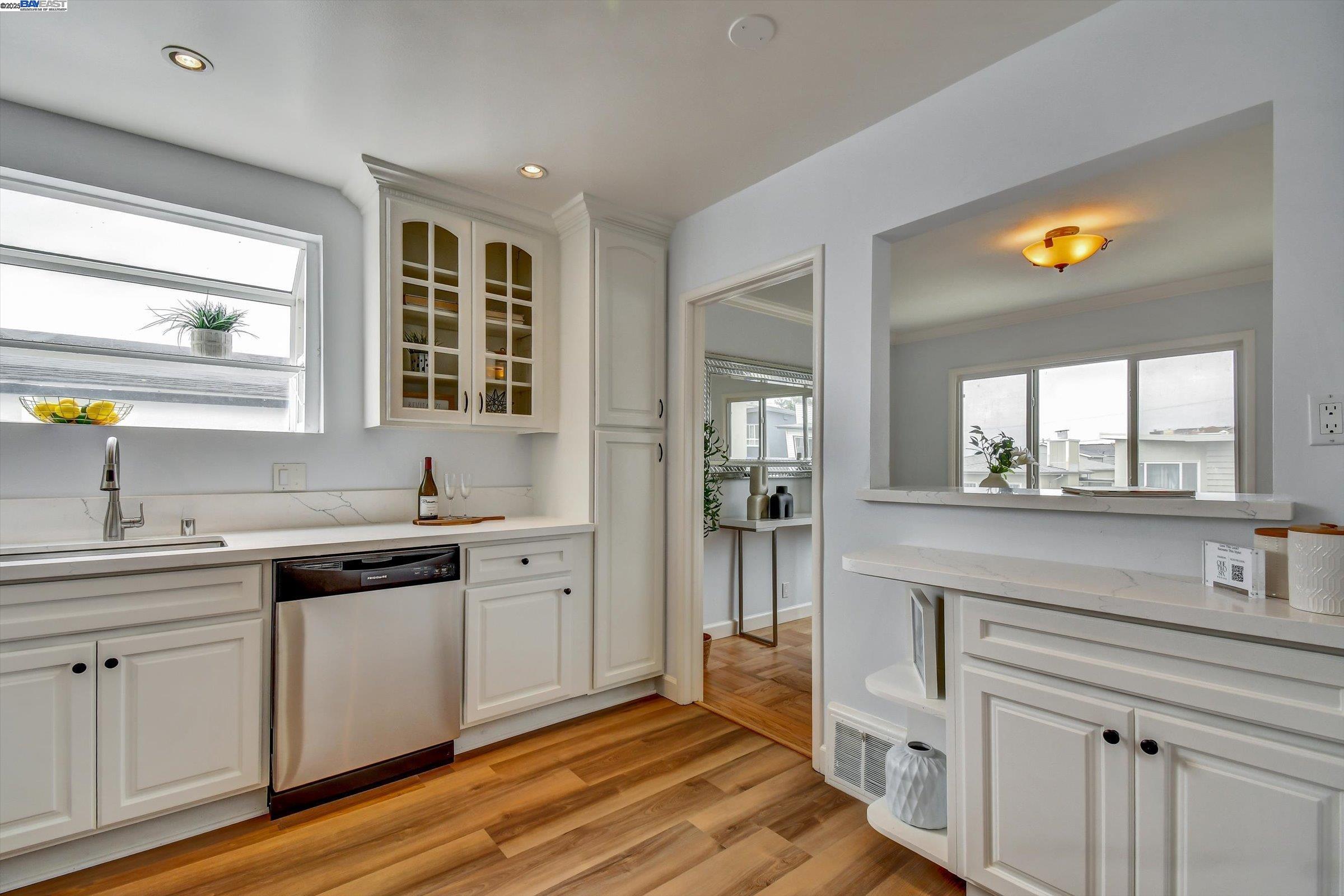 Detail Gallery Image 14 of 37 For 153 Morningside Dr, Daly City,  CA 94015 - 4 Beds | 2 Baths