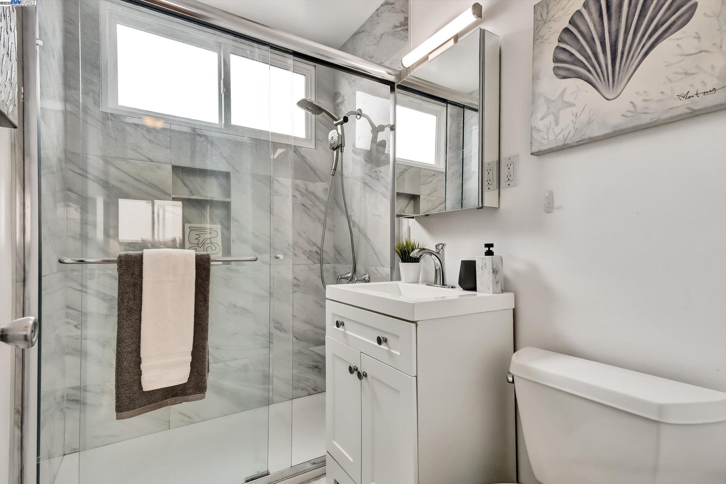 Detail Gallery Image 18 of 37 For 153 Morningside Dr, Daly City,  CA 94015 - 4 Beds | 2 Baths