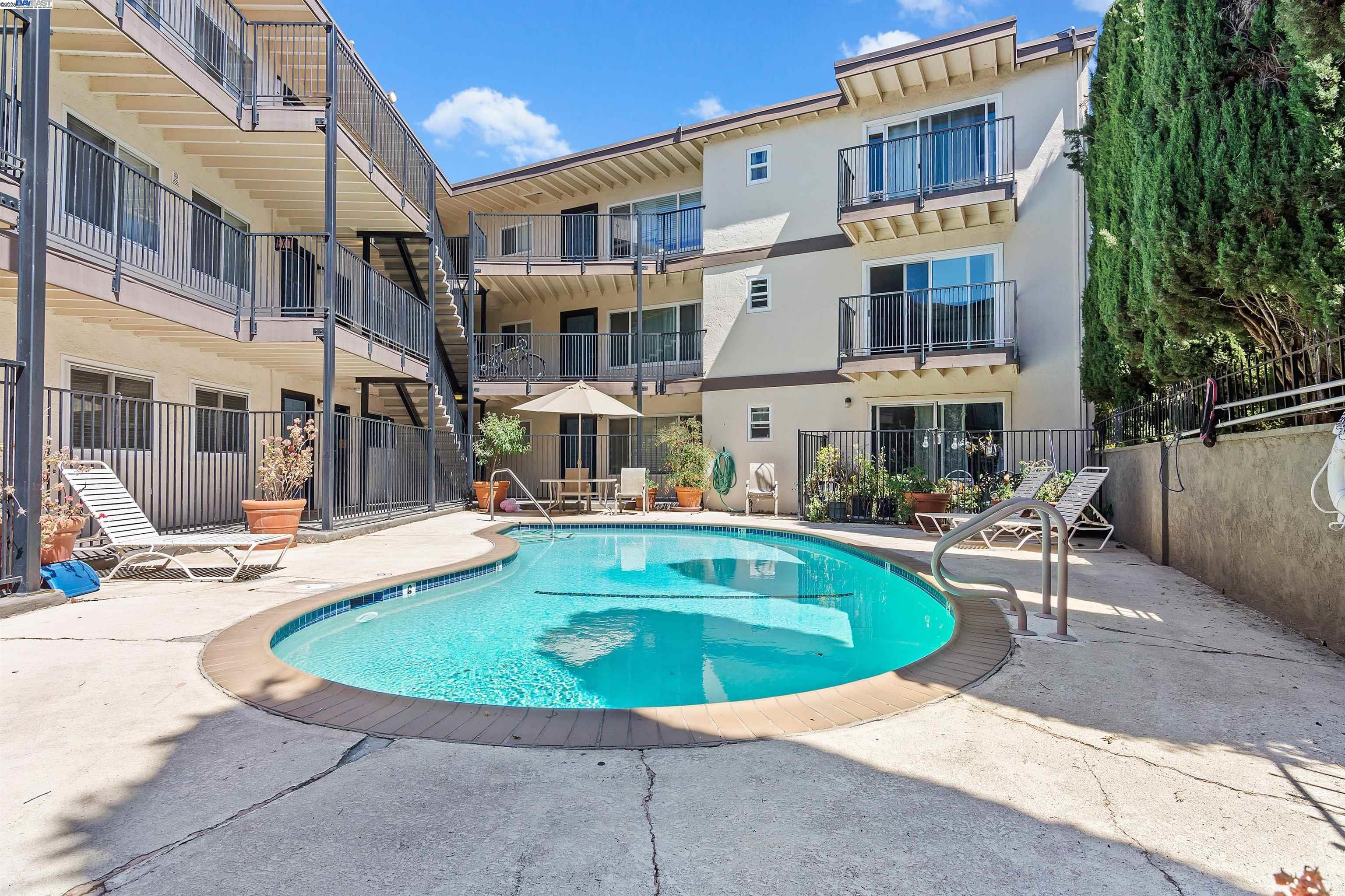 Photo #2: 41107342 Listing 