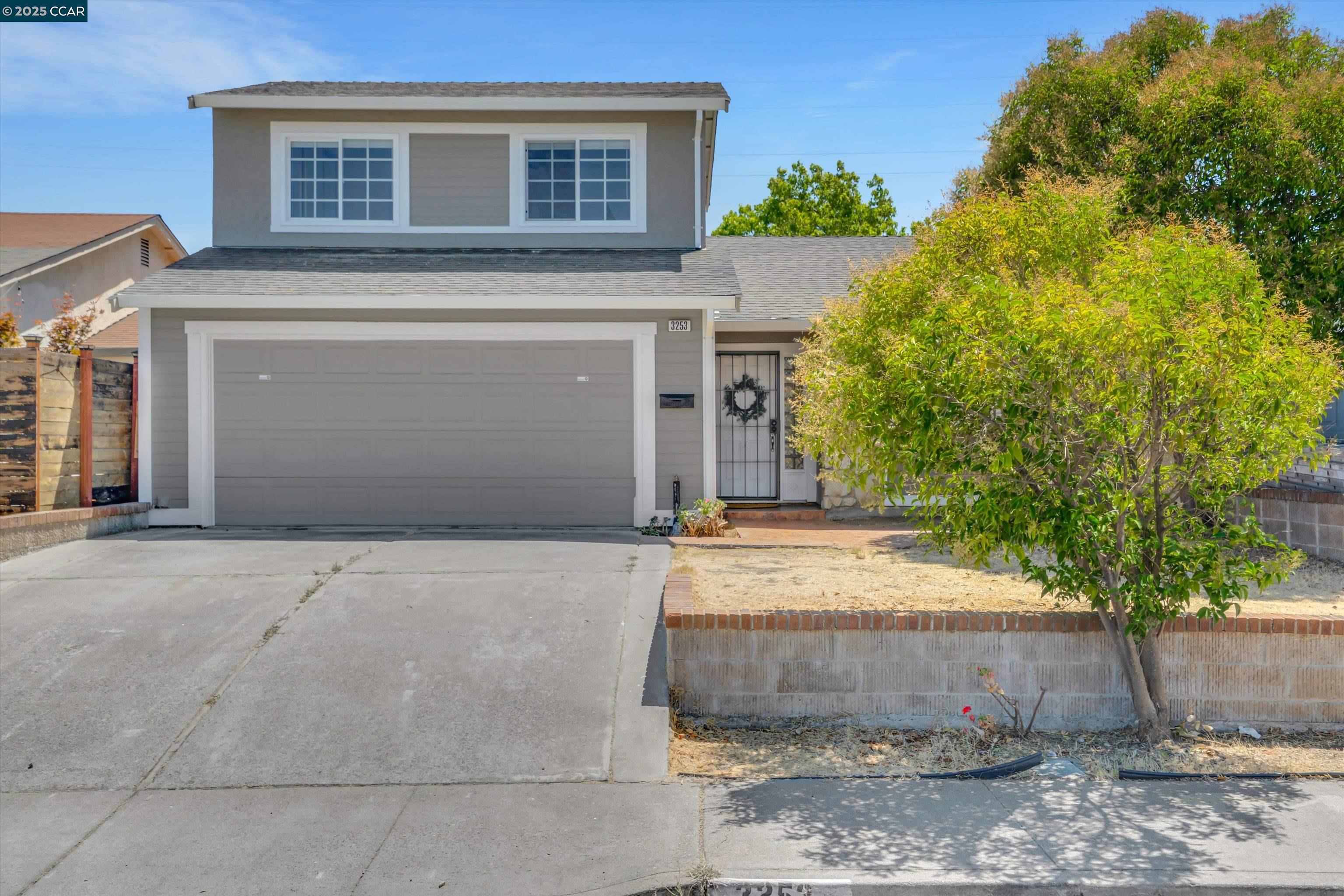 Detail Gallery Image 2 of 24 For 3253 Madrone St, Antioch,  CA 94509 - 3 Beds | 2 Baths