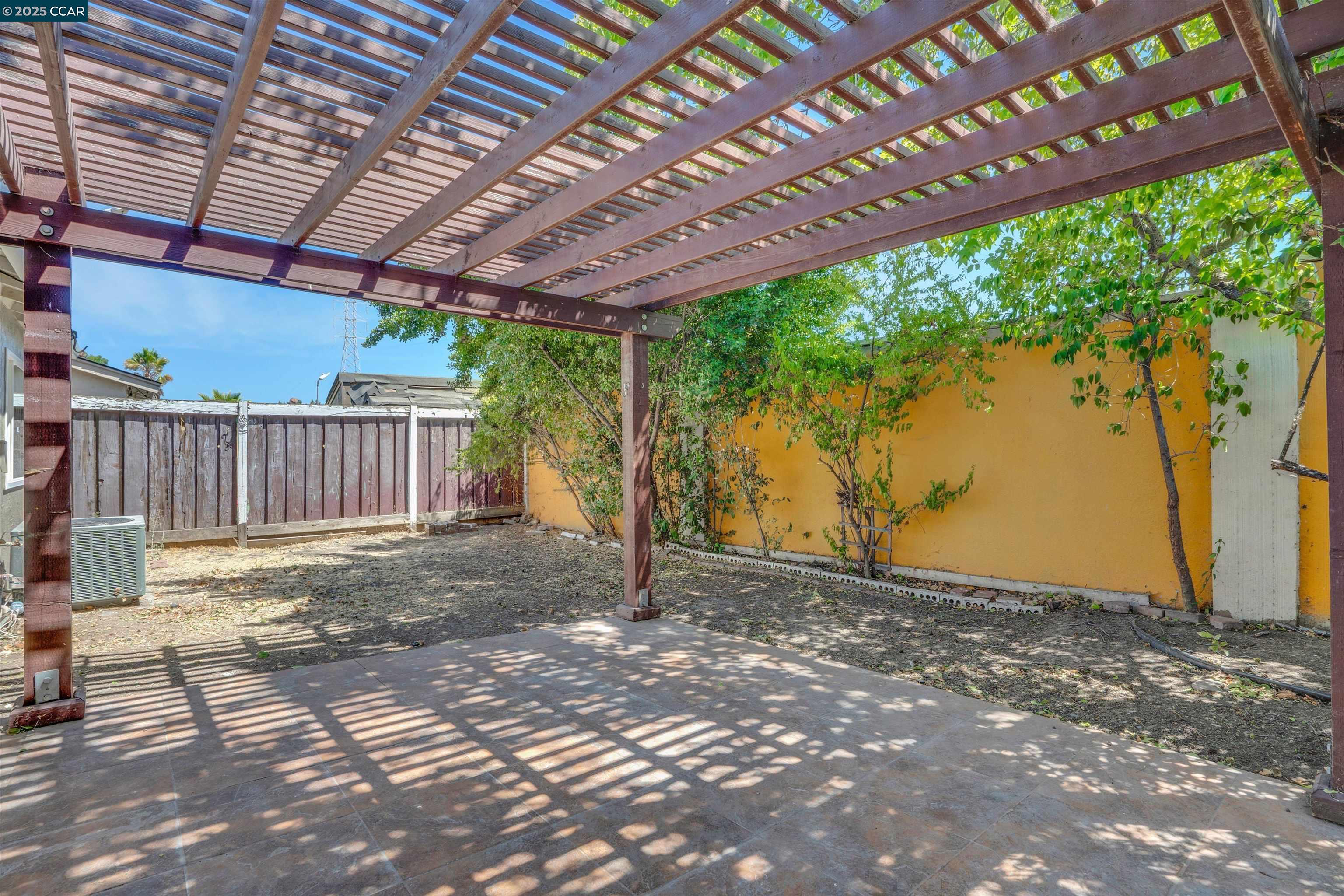 Detail Gallery Image 20 of 24 For 3253 Madrone St, Antioch,  CA 94509 - 3 Beds | 2 Baths