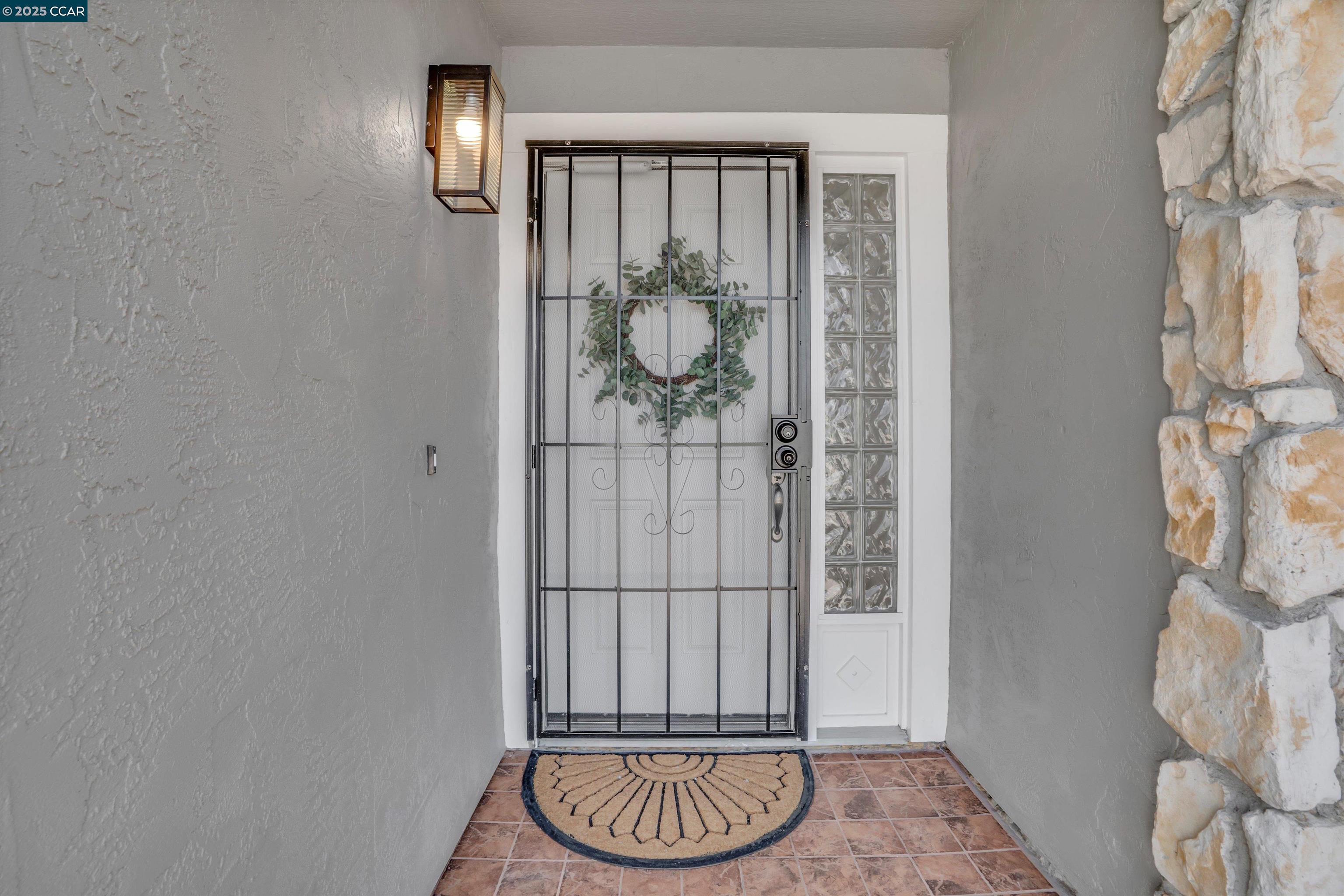 Detail Gallery Image 5 of 24 For 3253 Madrone St, Antioch,  CA 94509 - 3 Beds | 2 Baths