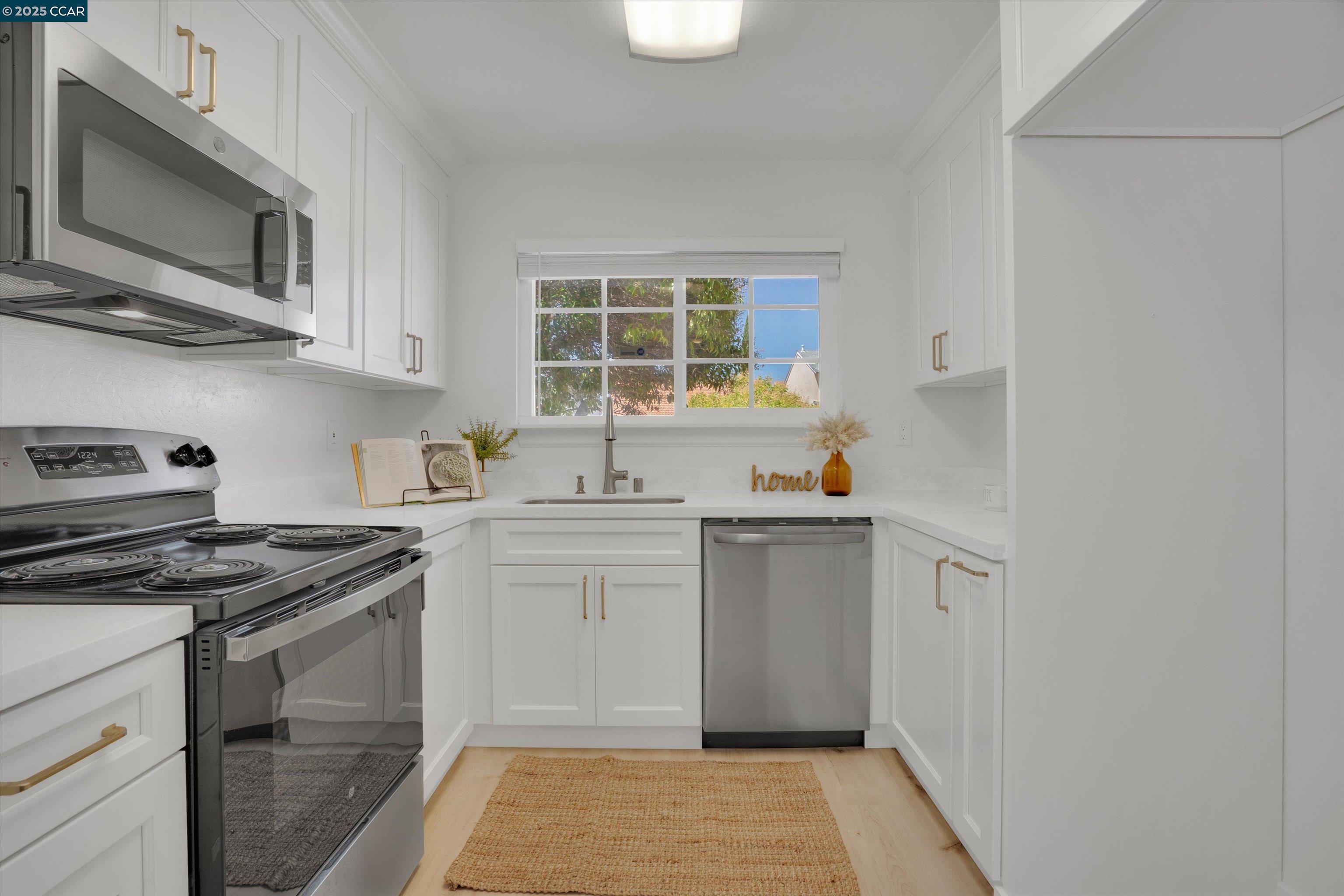 Detail Gallery Image 9 of 24 For 3253 Madrone St, Antioch,  CA 94509 - 3 Beds | 2 Baths