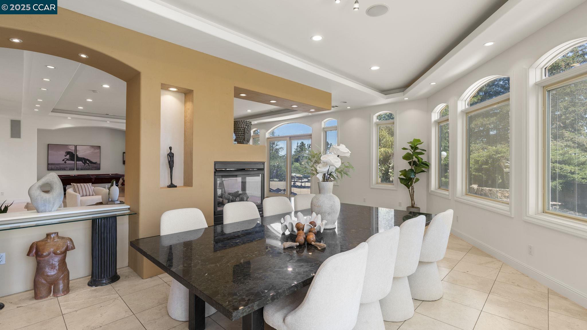 Detail Gallery Image 11 of 36 For 131 Montecito Crescent, Walnut Creek,  CA 94597 - 5 Beds | 5 Baths