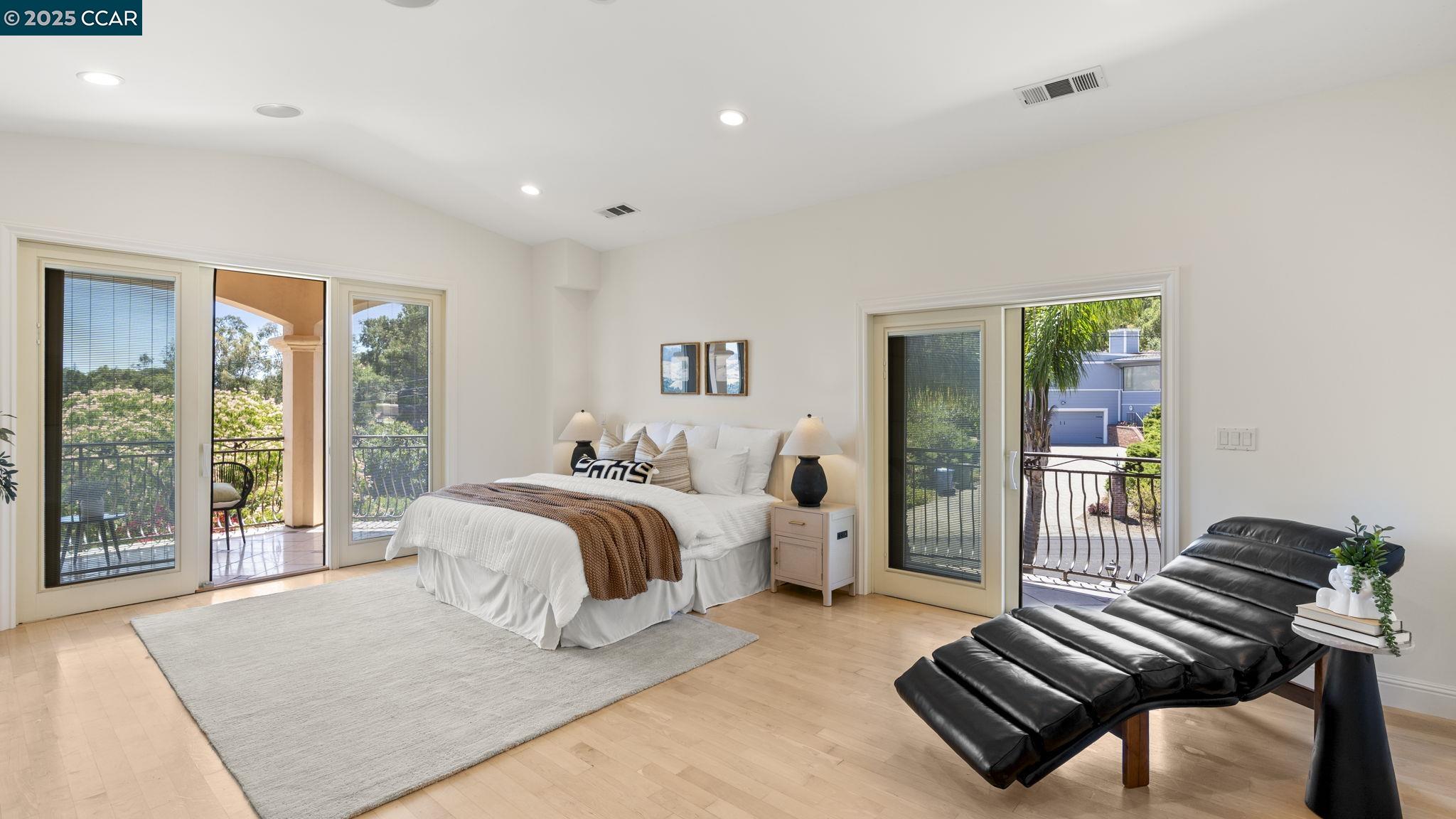 Detail Gallery Image 16 of 36 For 131 Montecito Crescent, Walnut Creek,  CA 94597 - 5 Beds | 5 Baths