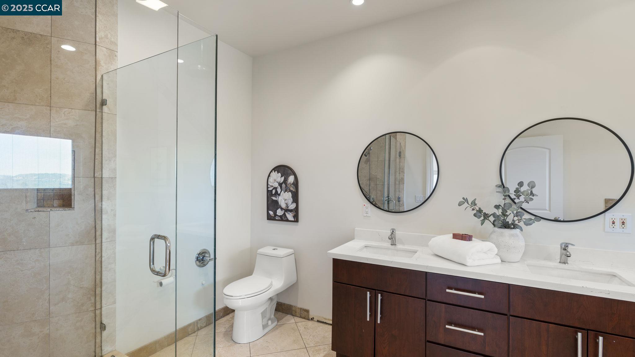 Detail Gallery Image 17 of 36 For 131 Montecito Crescent, Walnut Creek,  CA 94597 - 5 Beds | 5 Baths