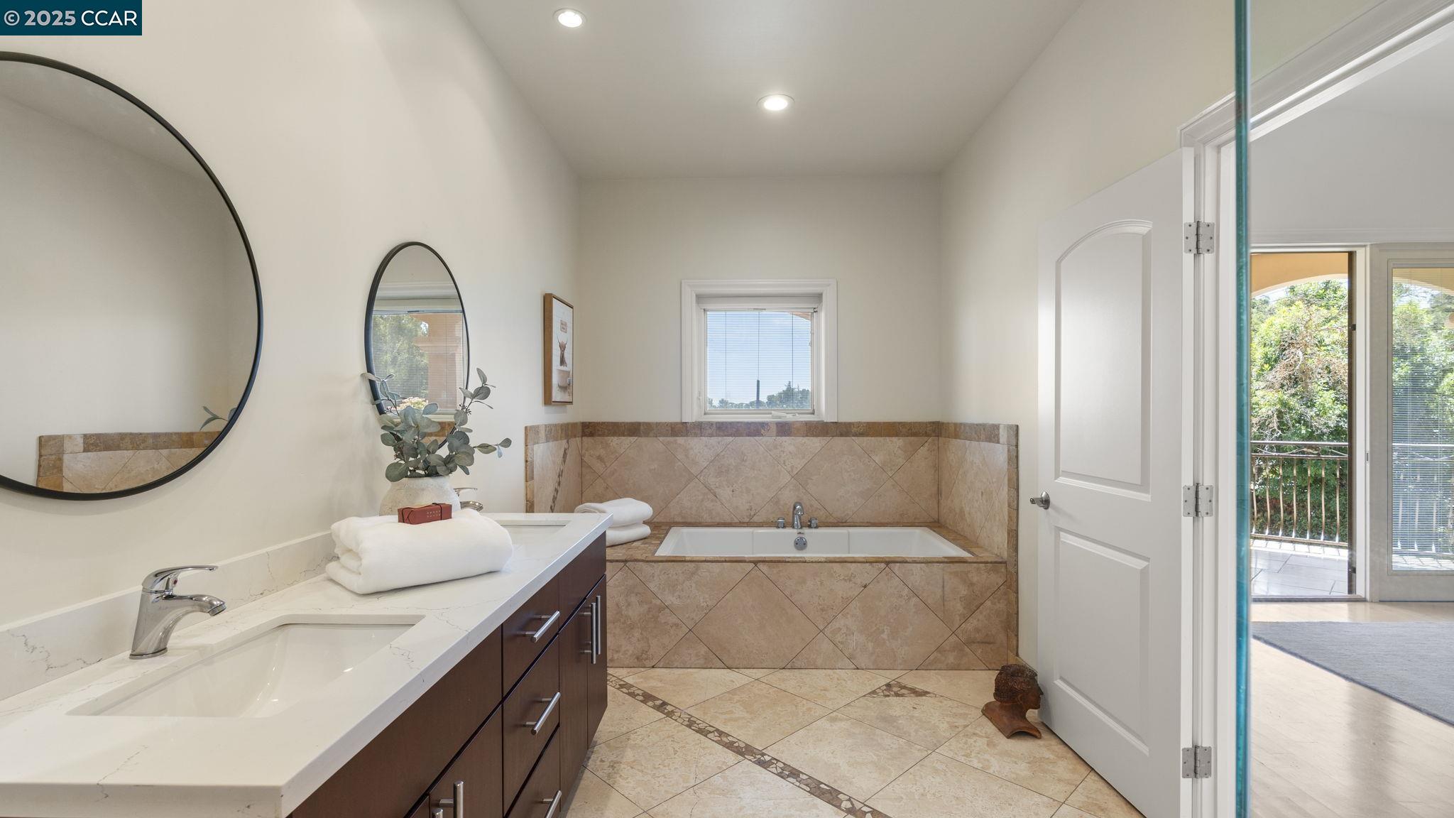 Detail Gallery Image 18 of 36 For 131 Montecito Crescent, Walnut Creek,  CA 94597 - 5 Beds | 5 Baths