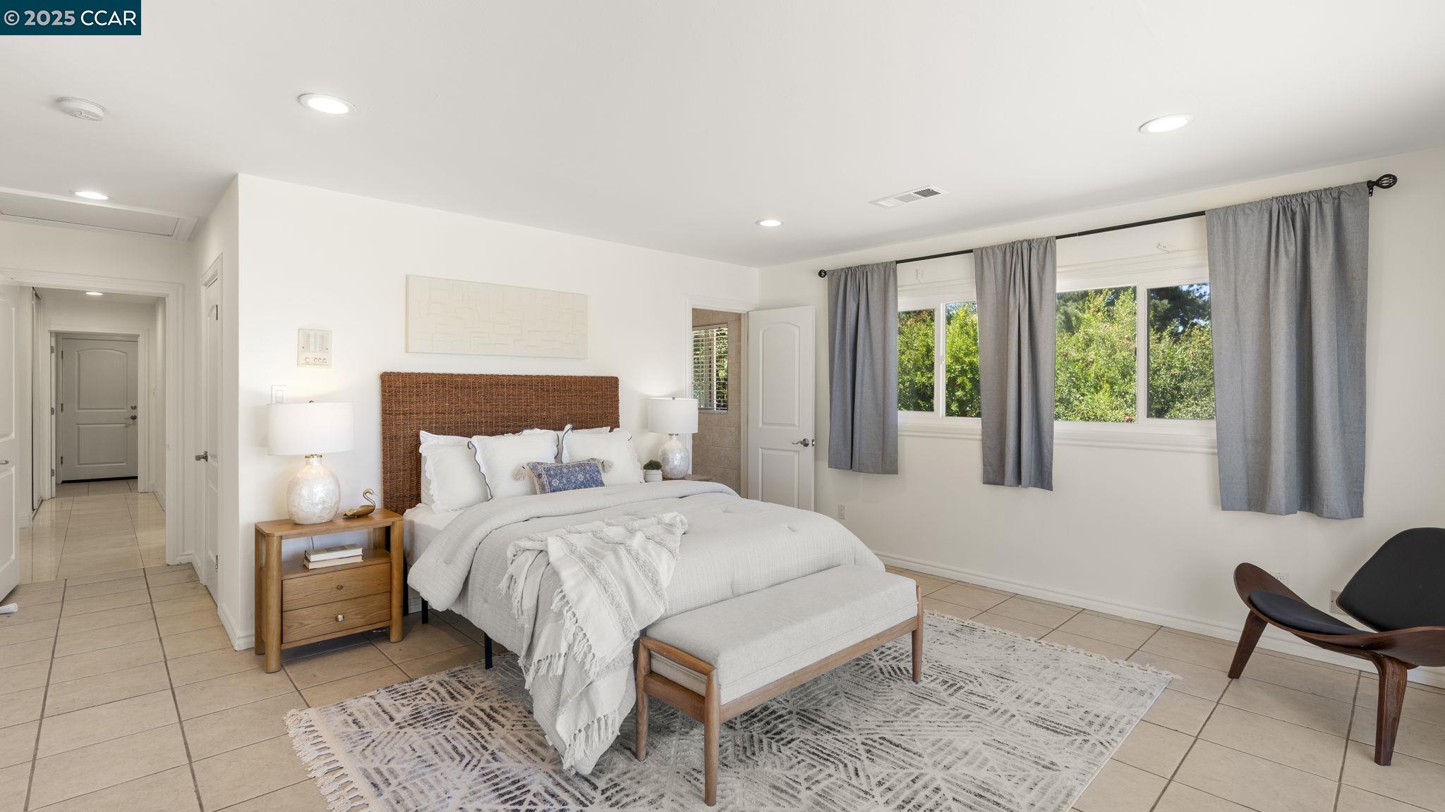 Detail Gallery Image 25 of 36 For 131 Montecito Crescent, Walnut Creek,  CA 94597 - 5 Beds | 5 Baths